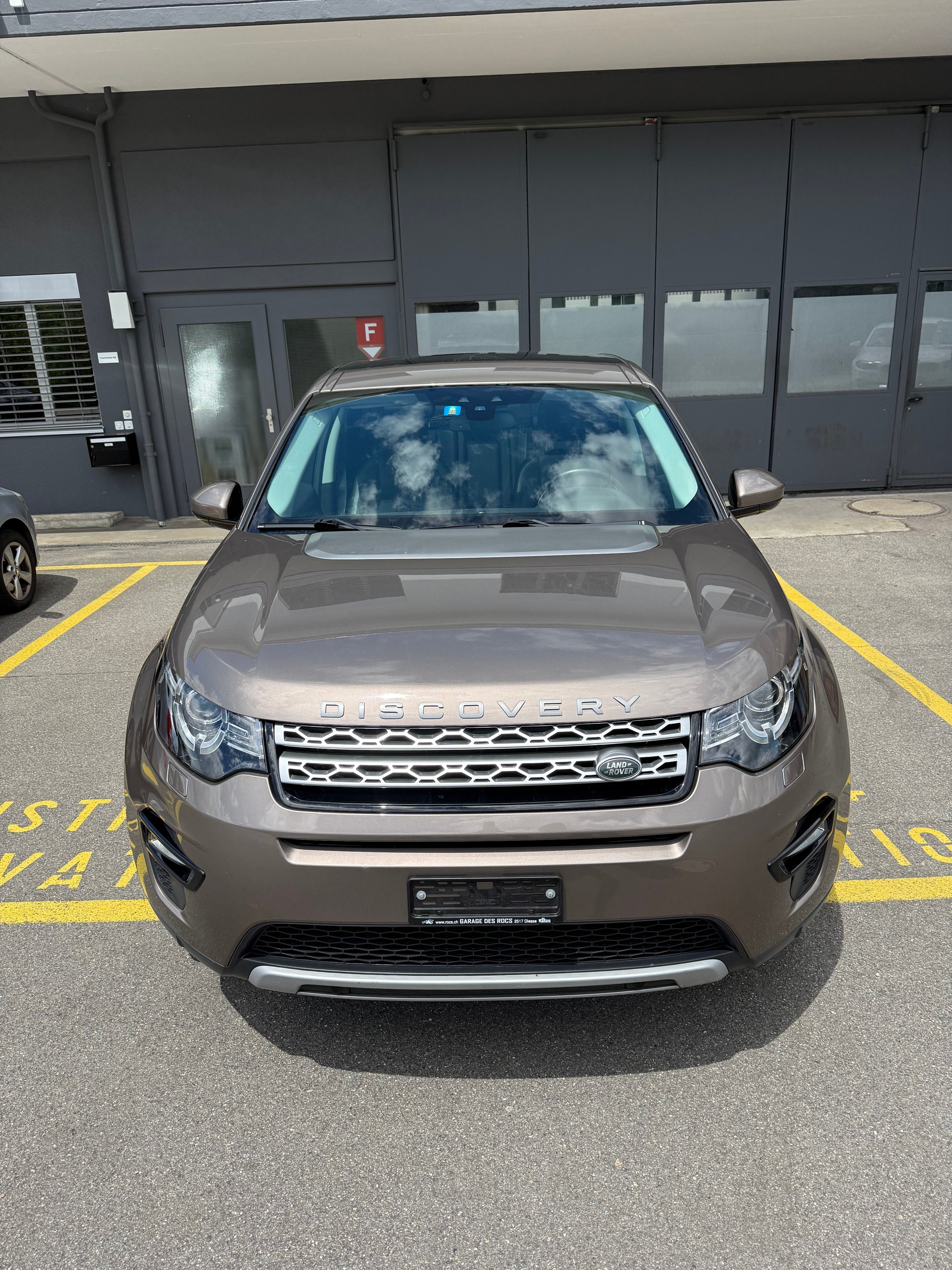 LAND ROVER Discovery Sport 2.0 TD4 HSE AT9-image-3