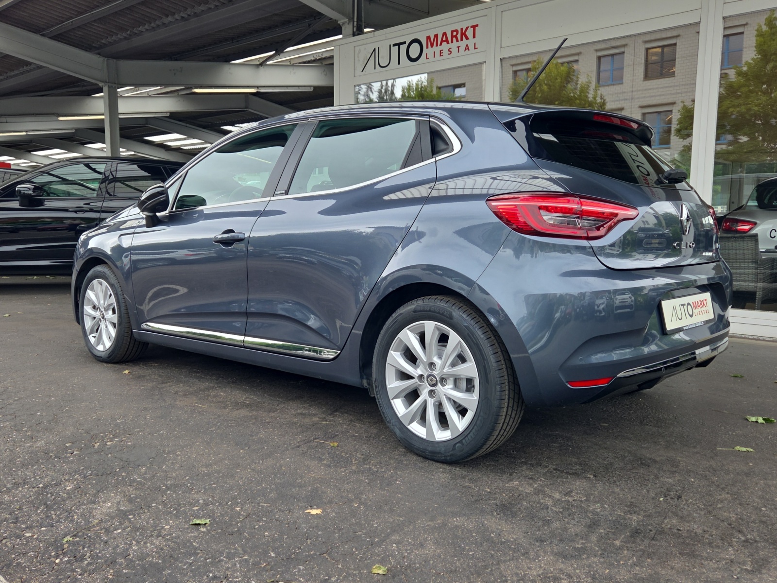 RENAULT Clio 1.6 E-Tech Intens-image-1