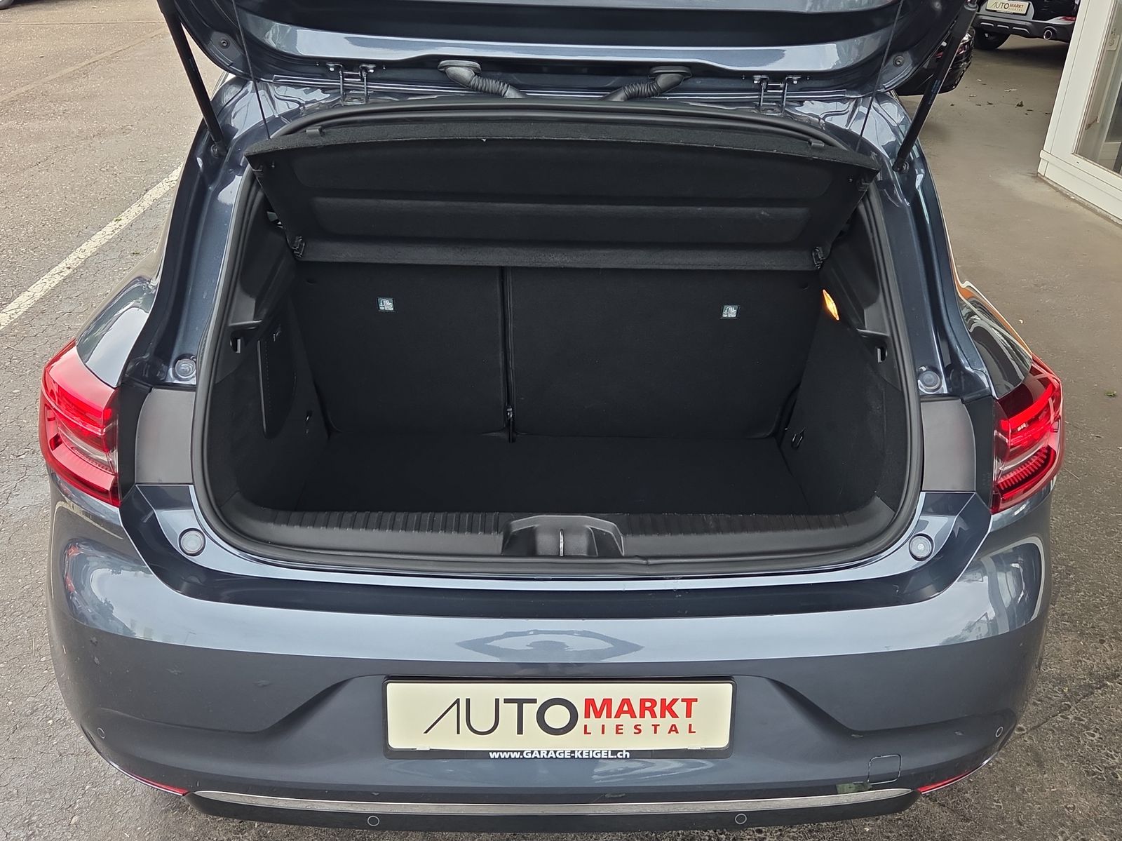 RENAULT Clio 1.6 E-Tech Intens-image-11