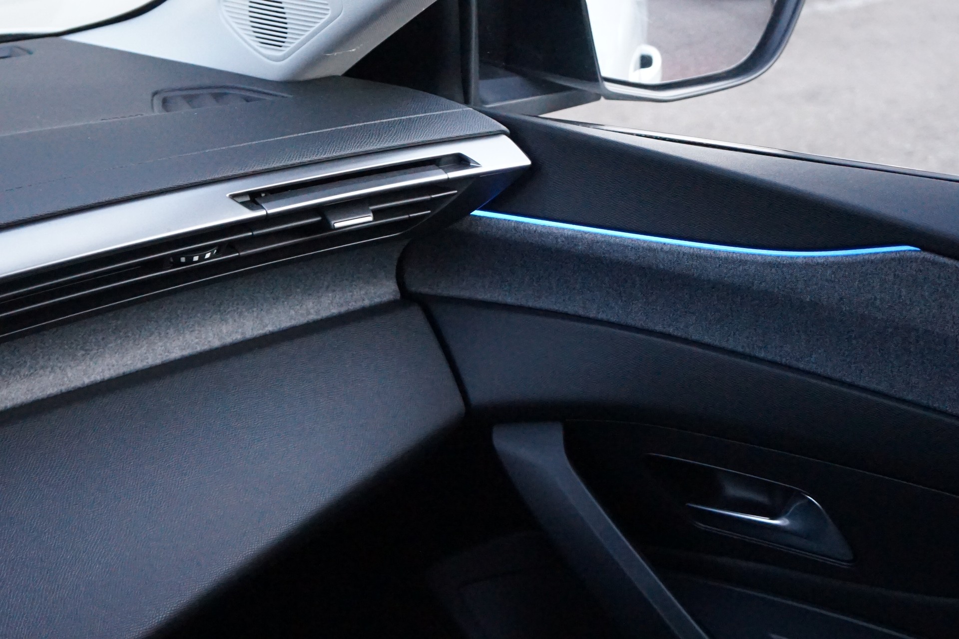 PEUGEOT 308 SW 1.5 BlueHDI Allure EAT8 ** ANHÄNGERKKUPPLUNG -AUT-DISTANZREGLER -KOMOFRT PAKET -360° KAMERA -APPLE CARPLAY - LED-image-10