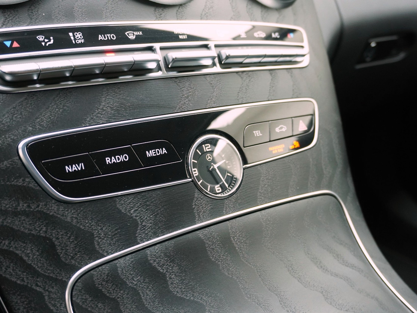 MERCEDES-BENZ C-Klasse C 300 de Avantgarde Kombi-image-12
