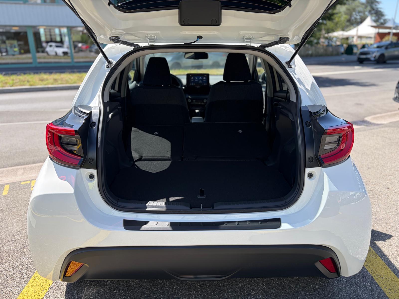 TOYOTA Yaris 1.5 Trend e-CVT-image-13