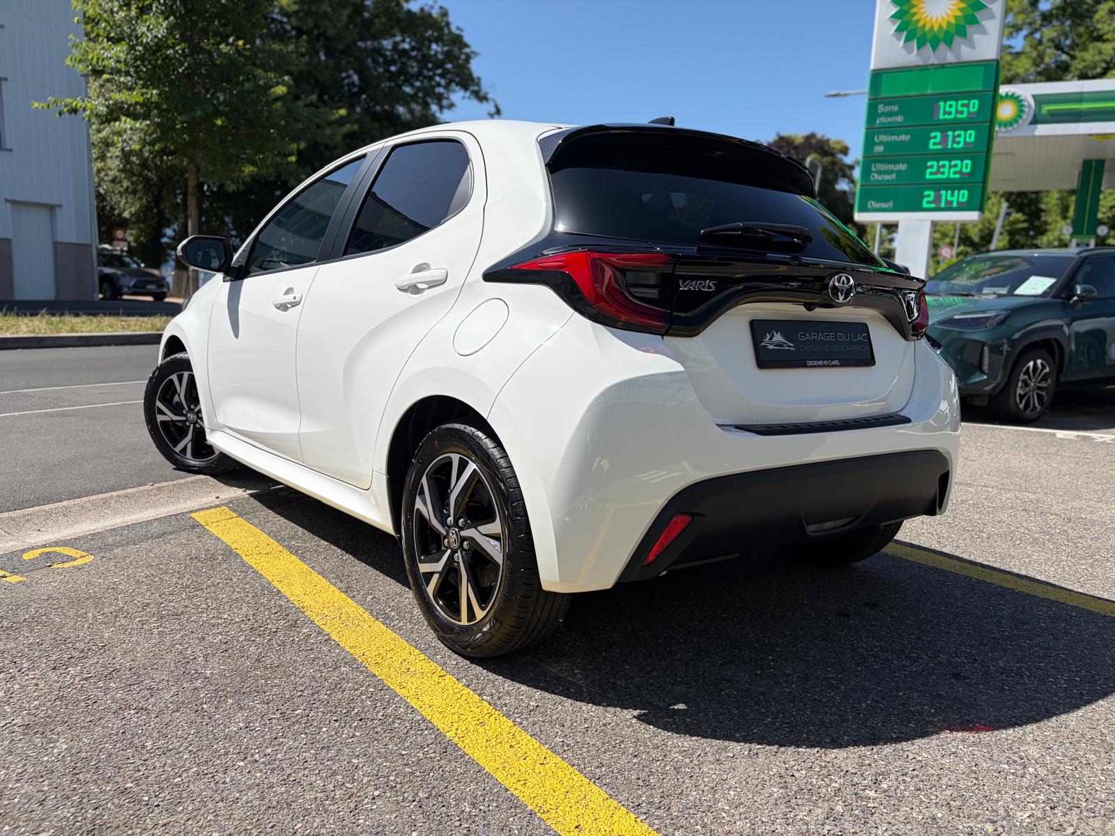 TOYOTA Yaris 1.5 Trend e-CVT-image-2