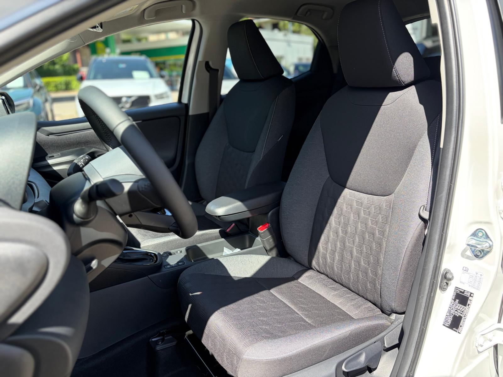 TOYOTA Yaris 1.5 Trend e-CVT-image-9
