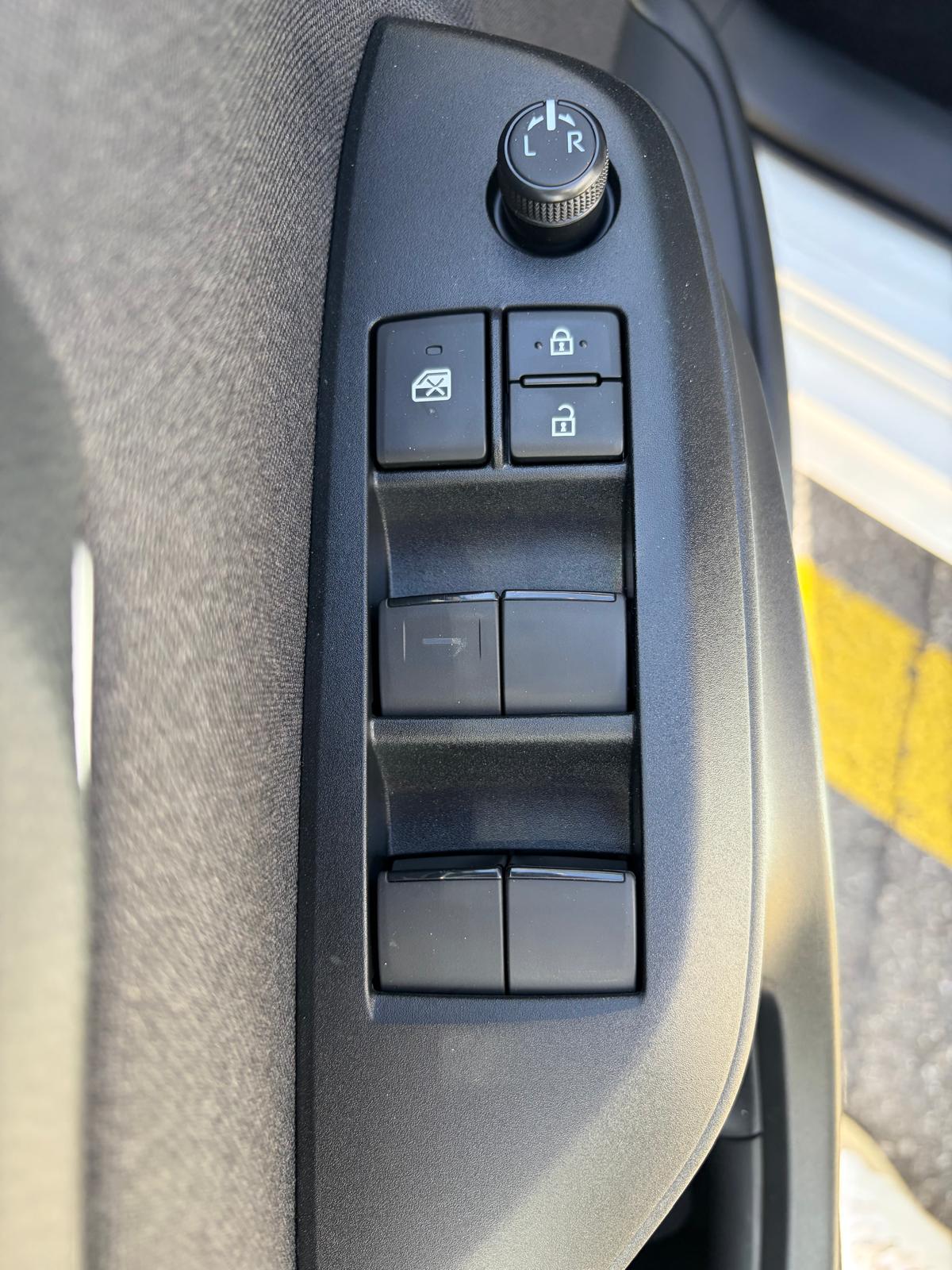 TOYOTA Yaris 1.5 Trend e-CVT-image-10