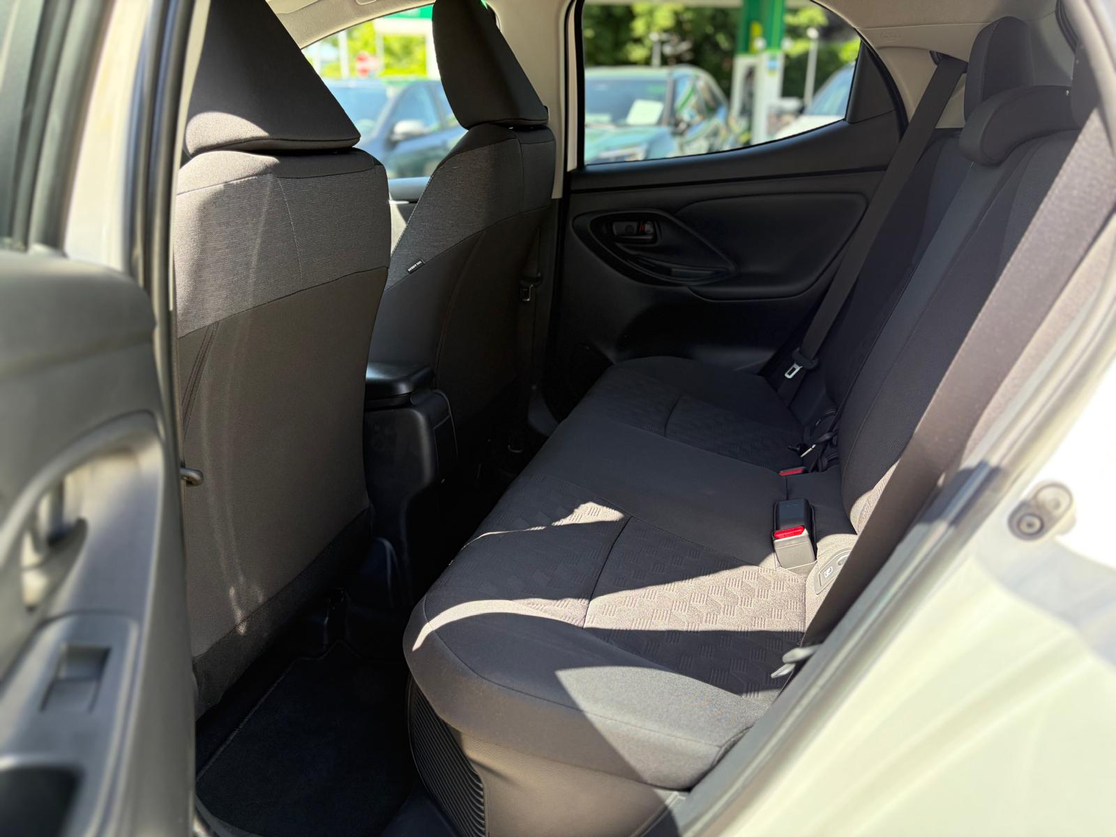TOYOTA Yaris 1.5 Trend e-CVT-image-11
