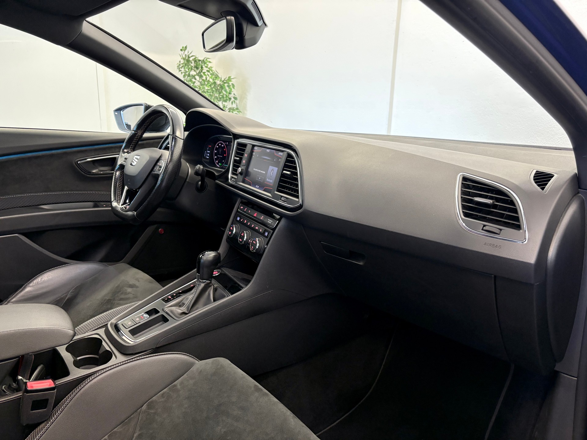 SEAT Leon ST 2.0 TSI Cupra 370 4 Drive DSG "Sondermodel"-image-24