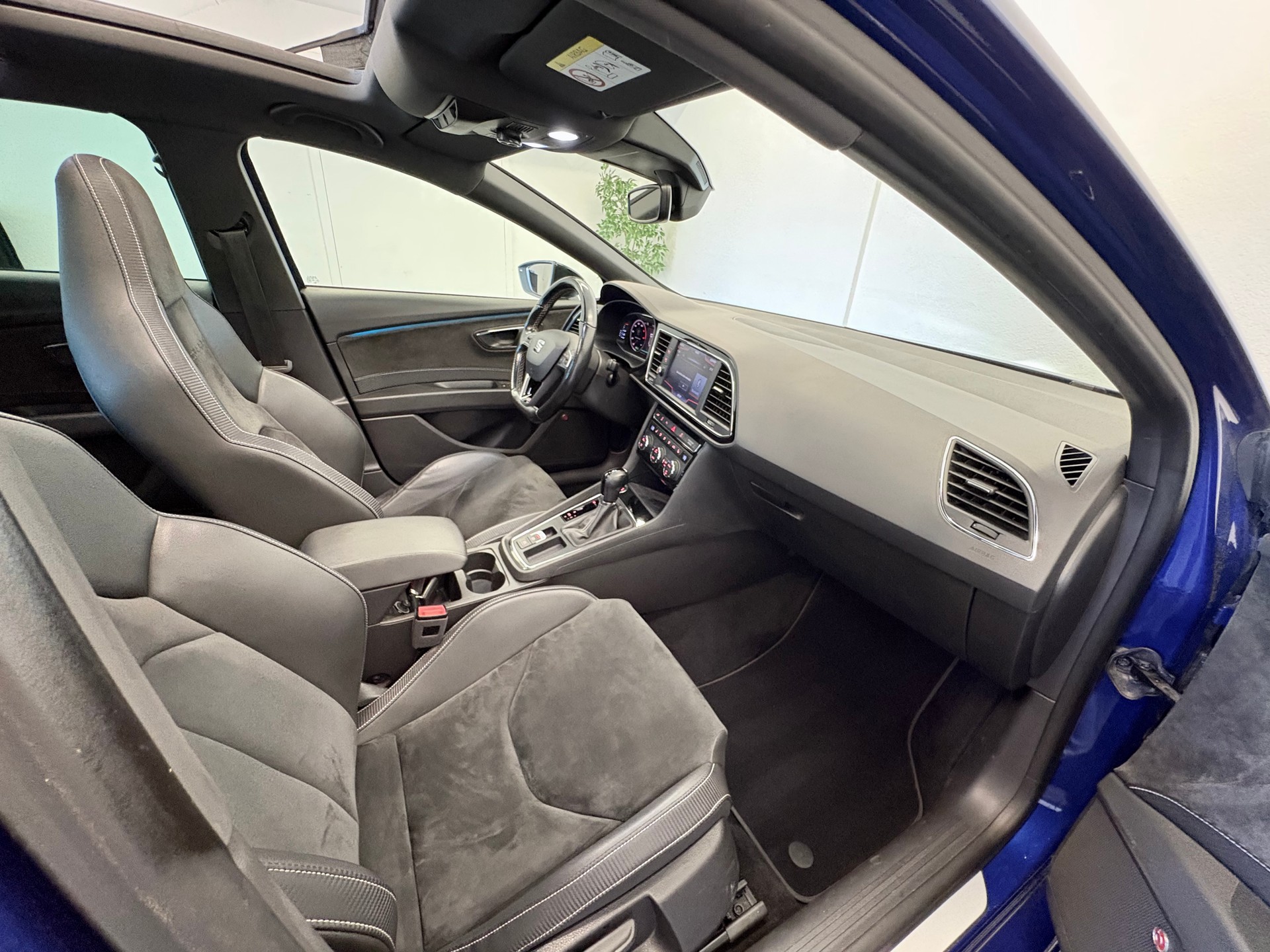 SEAT Leon ST 2.0 TSI Cupra 370 4 Drive DSG "Sondermodel"-image-22
