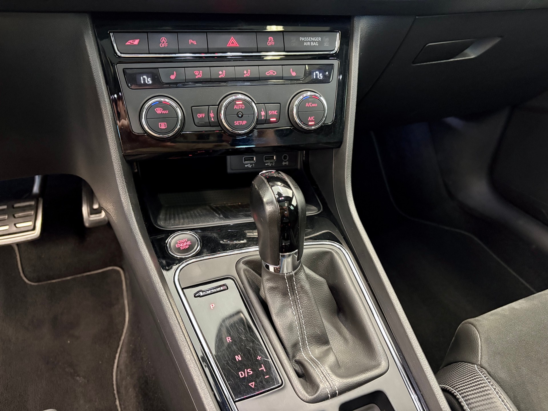 SEAT Leon ST 2.0 TSI Cupra 370 4 Drive DSG "Sondermodel"-image-16