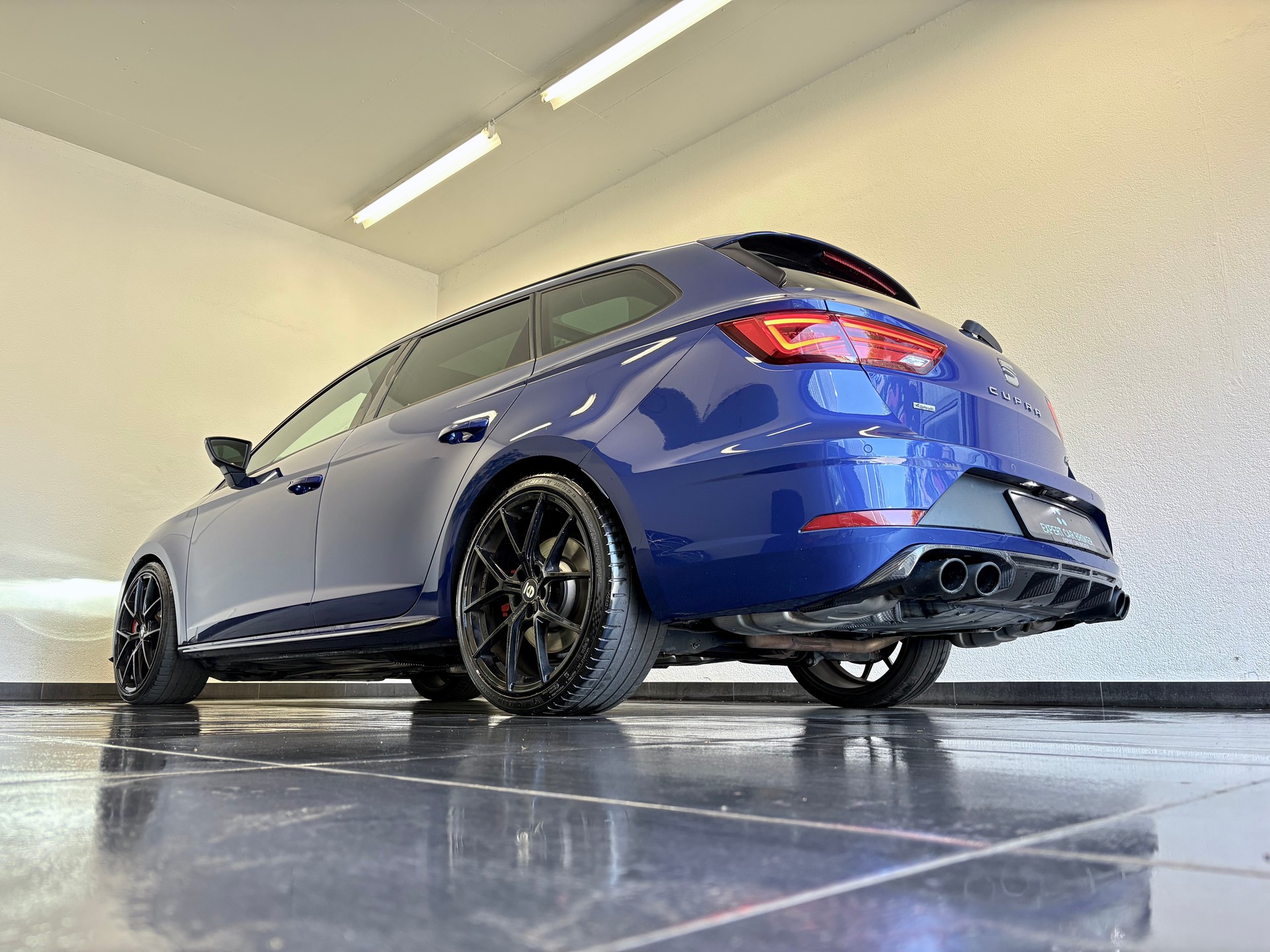 SEAT Leon ST 2.0 TSI Cupra 370 4 Drive DSG "Sondermodel"-image-8