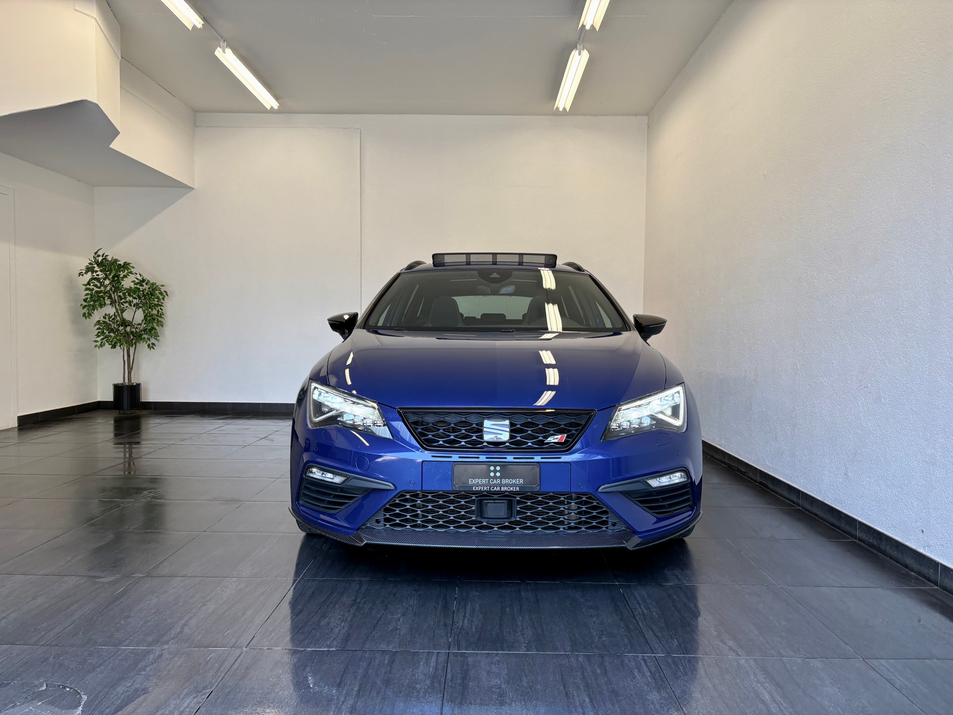 SEAT Leon ST 2.0 TSI Cupra 370 4 Drive DSG "Sondermodel"-image-3