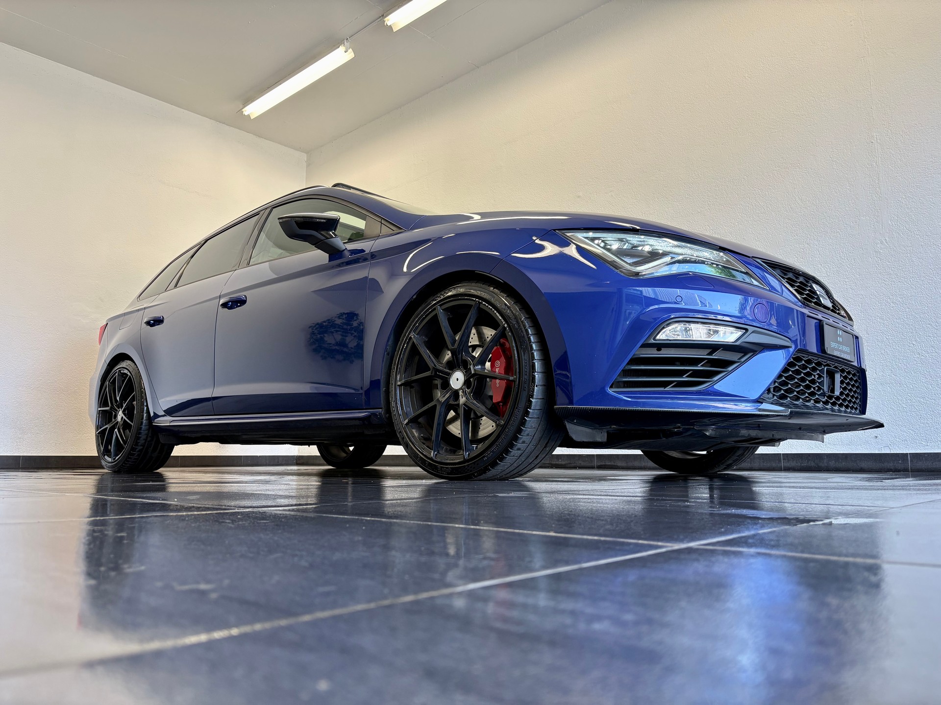 SEAT Leon ST 2.0 TSI Cupra 370 4 Drive DSG "Sondermodel"-image-1