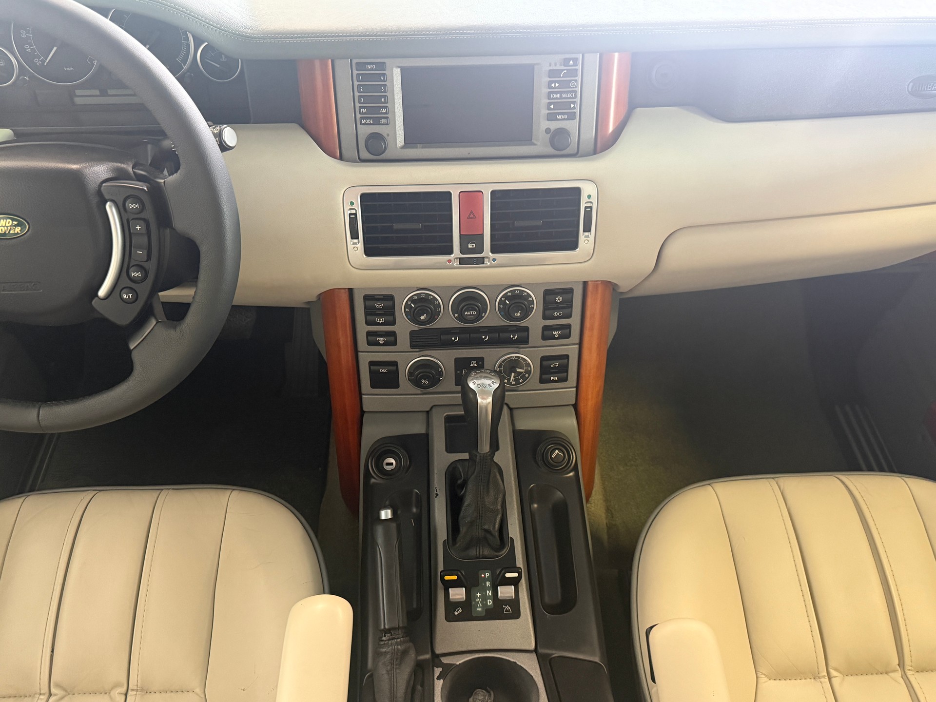 LAND ROVER Range Rover 4.4 V8 Vogue Automatic-image-16