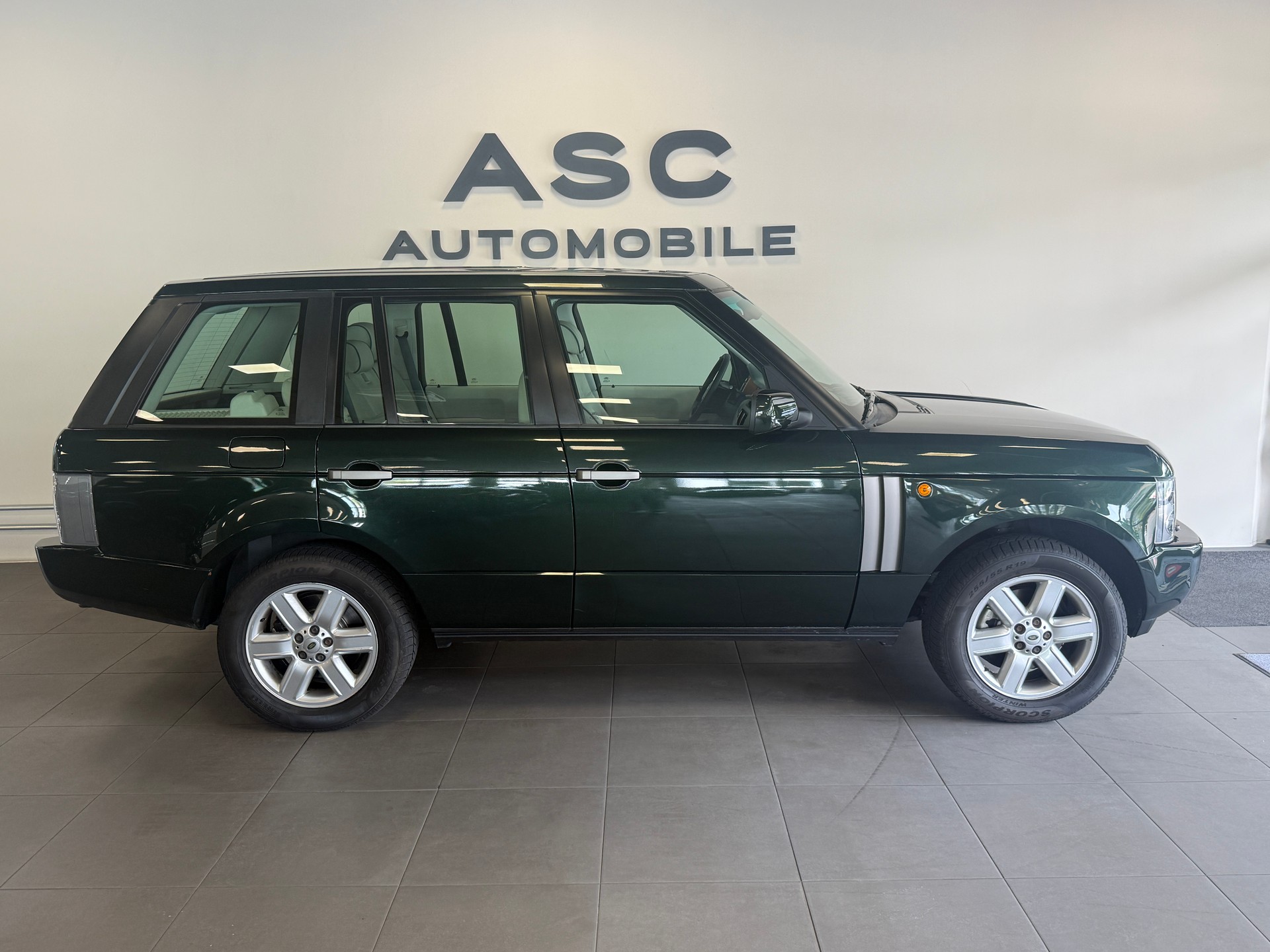LAND ROVER Range Rover 4.4 V8 Vogue Automatic-image-2