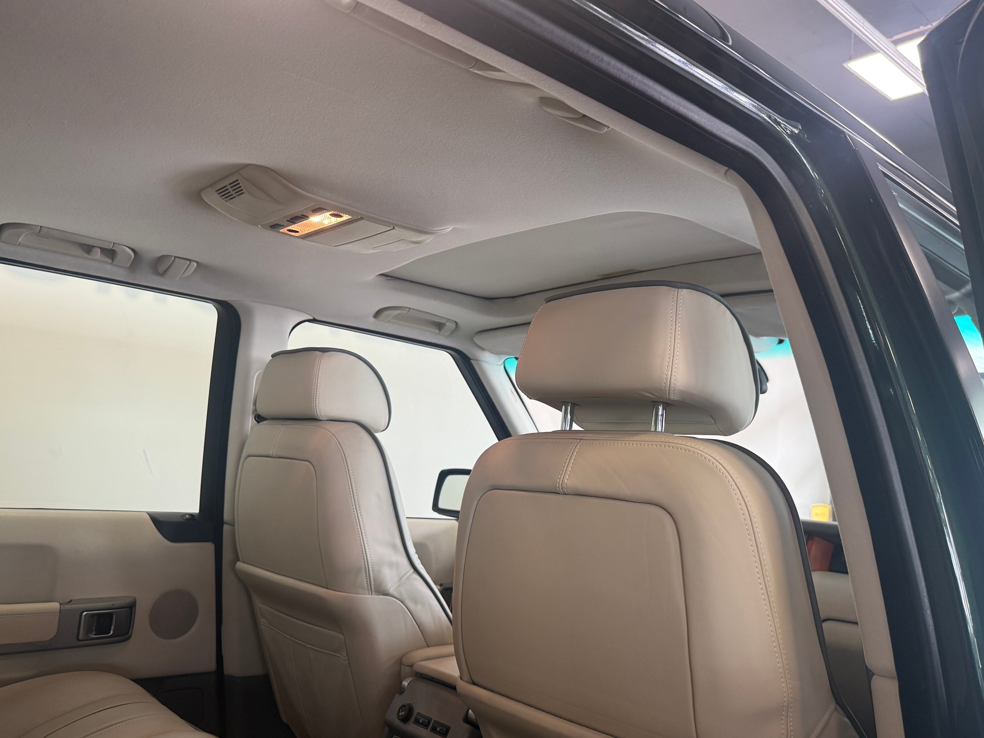 LAND ROVER Range Rover 4.4 V8 Vogue Automatic-image-10