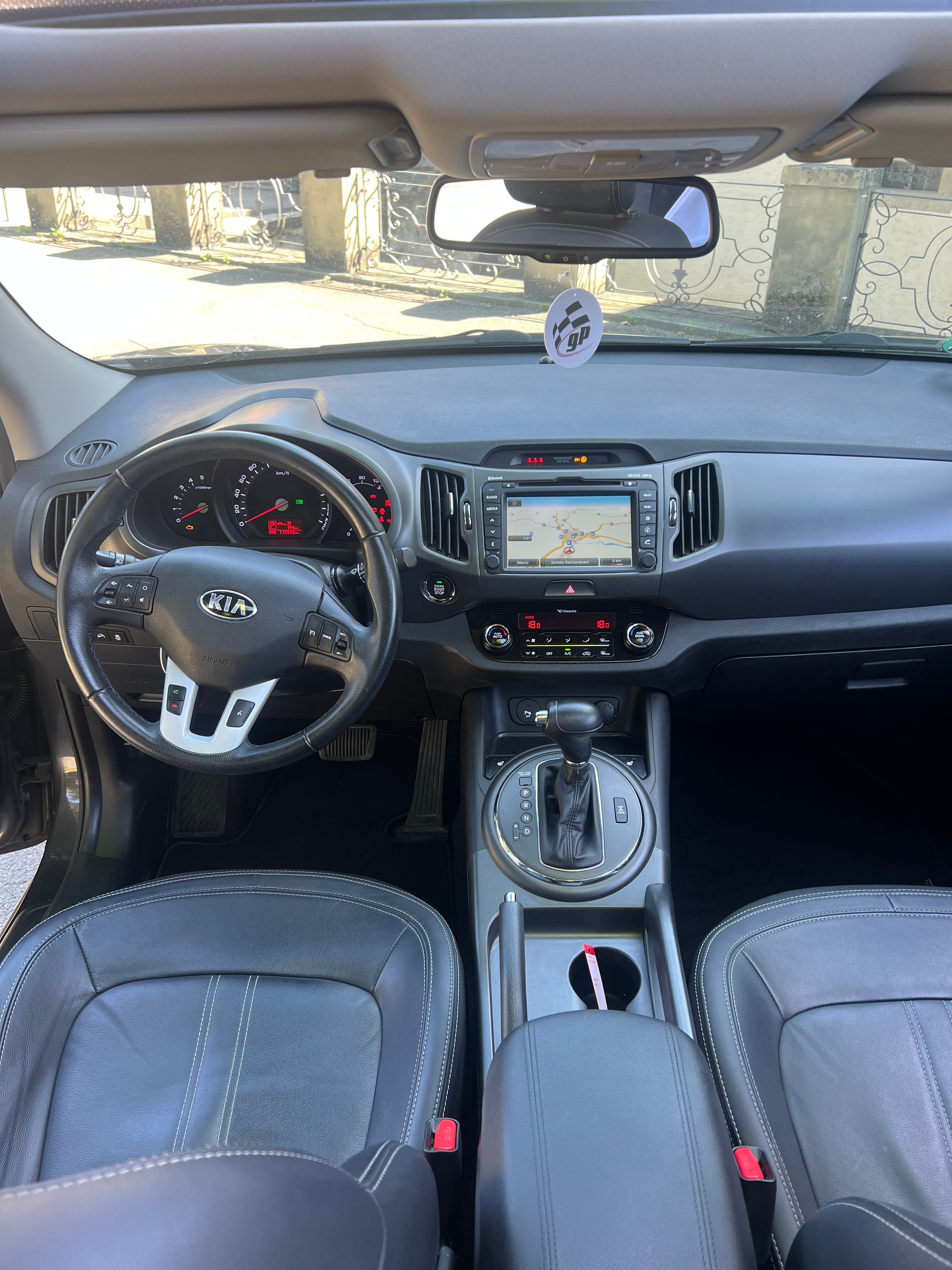 KIA Sportage 2.0 CRDi Style 4WD Automatic-image-11