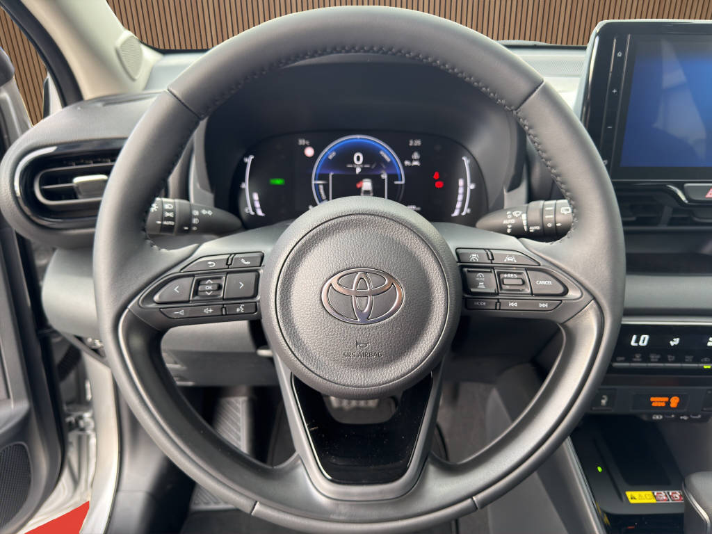 TOYOTA Yaris 1.5 VVT-i HSD Comfort Sport-image-14
