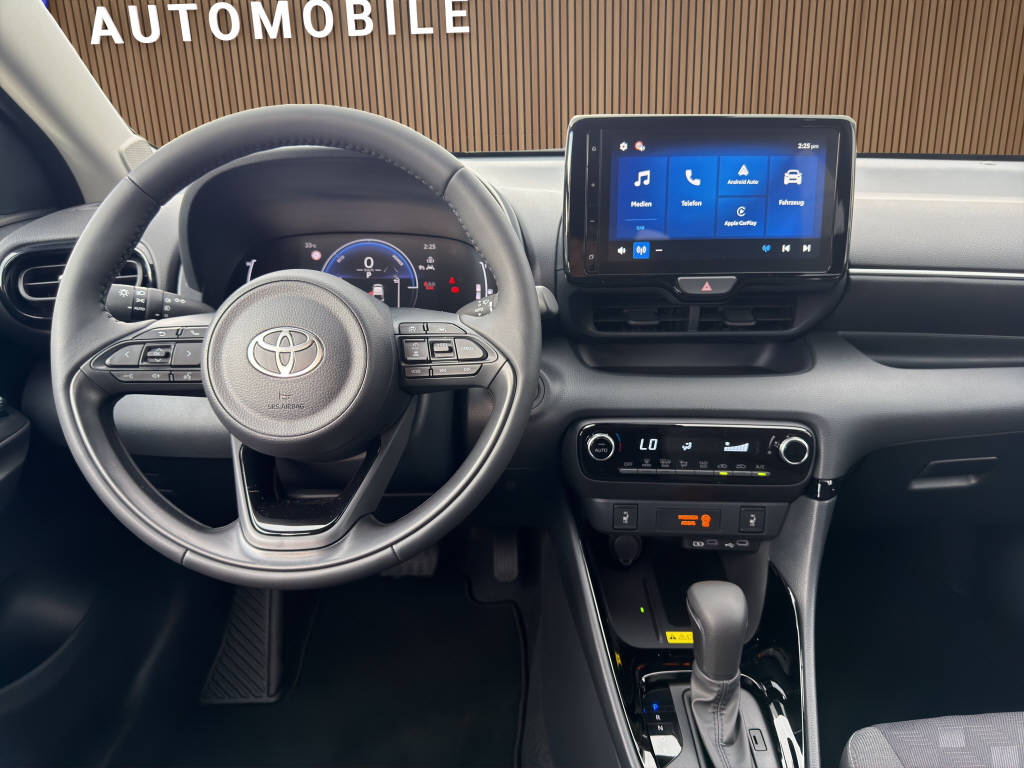 TOYOTA Yaris 1.5 VVT-i HSD Comfort Sport-image-16