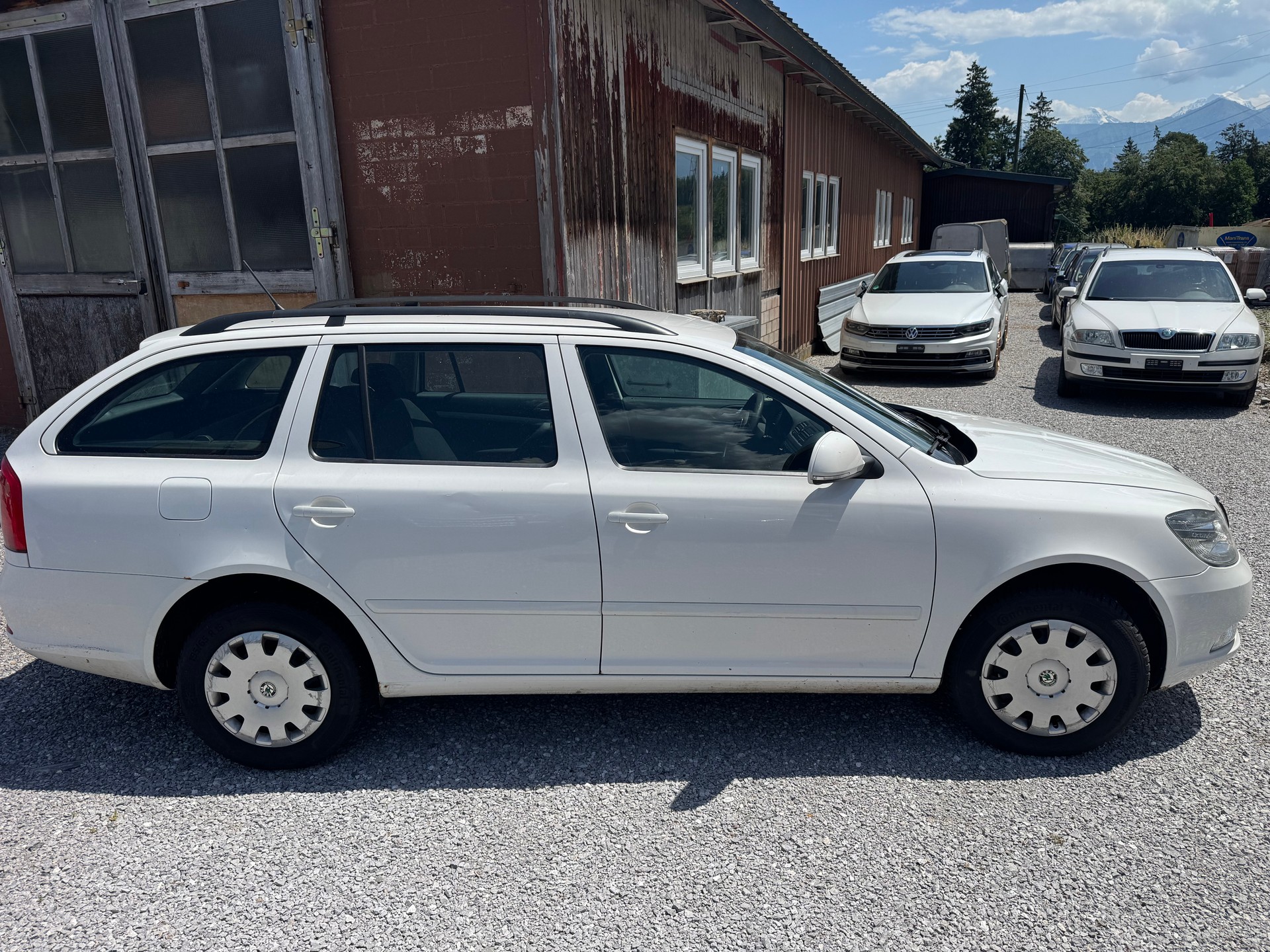 SKODA Octavia Combi 2.0 TDI Adventure 4x4-image-5