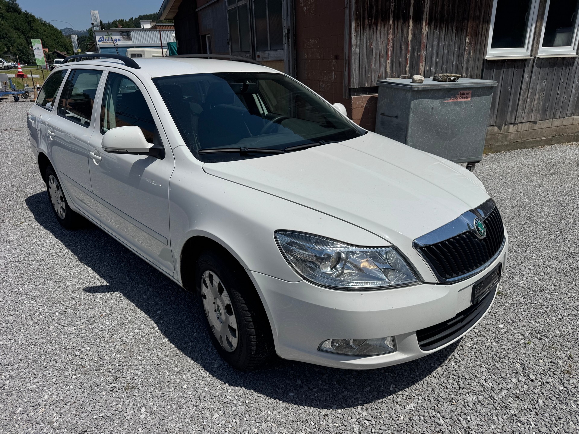 SKODA Octavia Combi 2.0 TDI Adventure 4x4-image-1