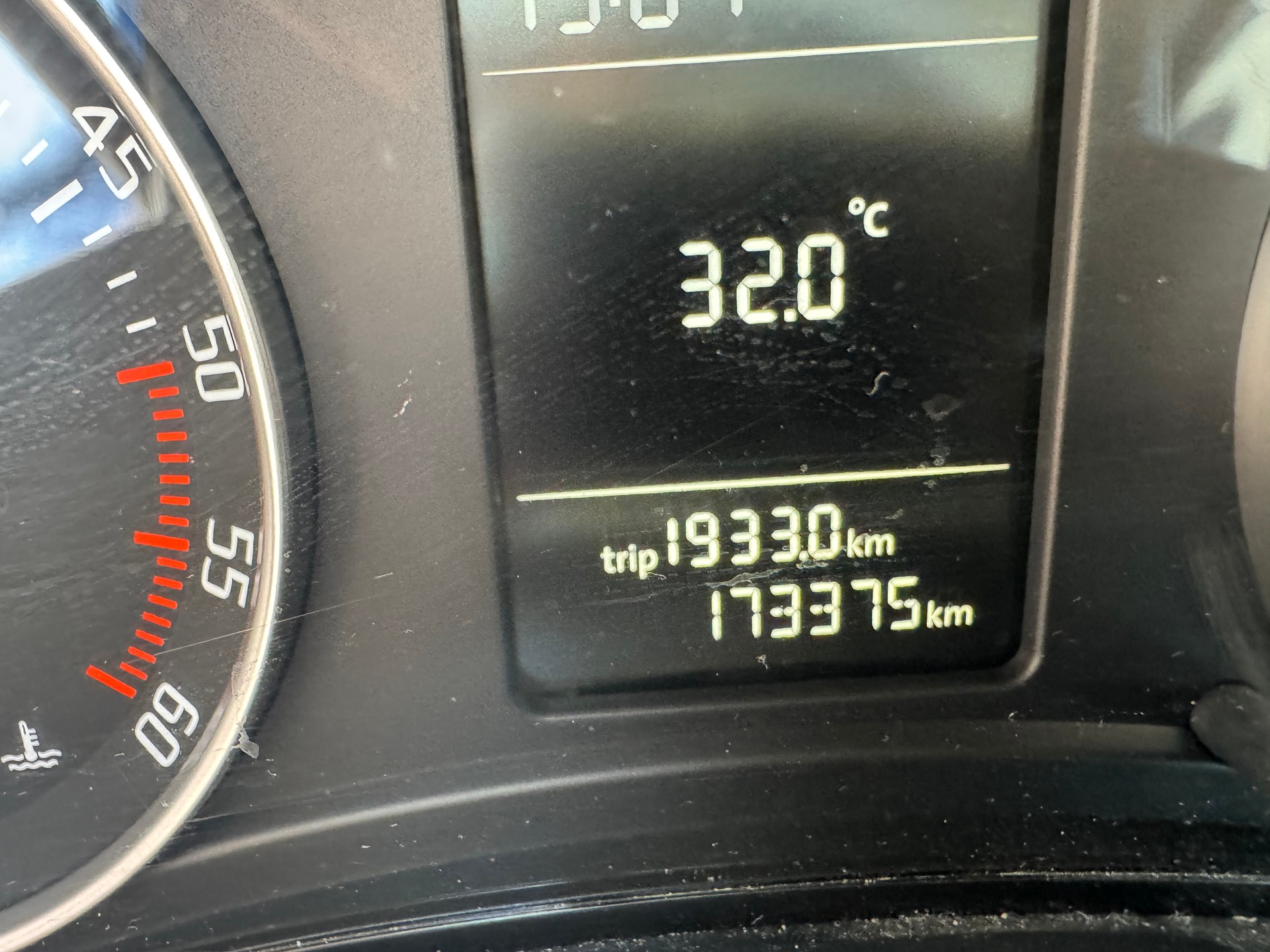 SKODA Octavia Combi 2.0 TDI Adventure 4x4-image-8