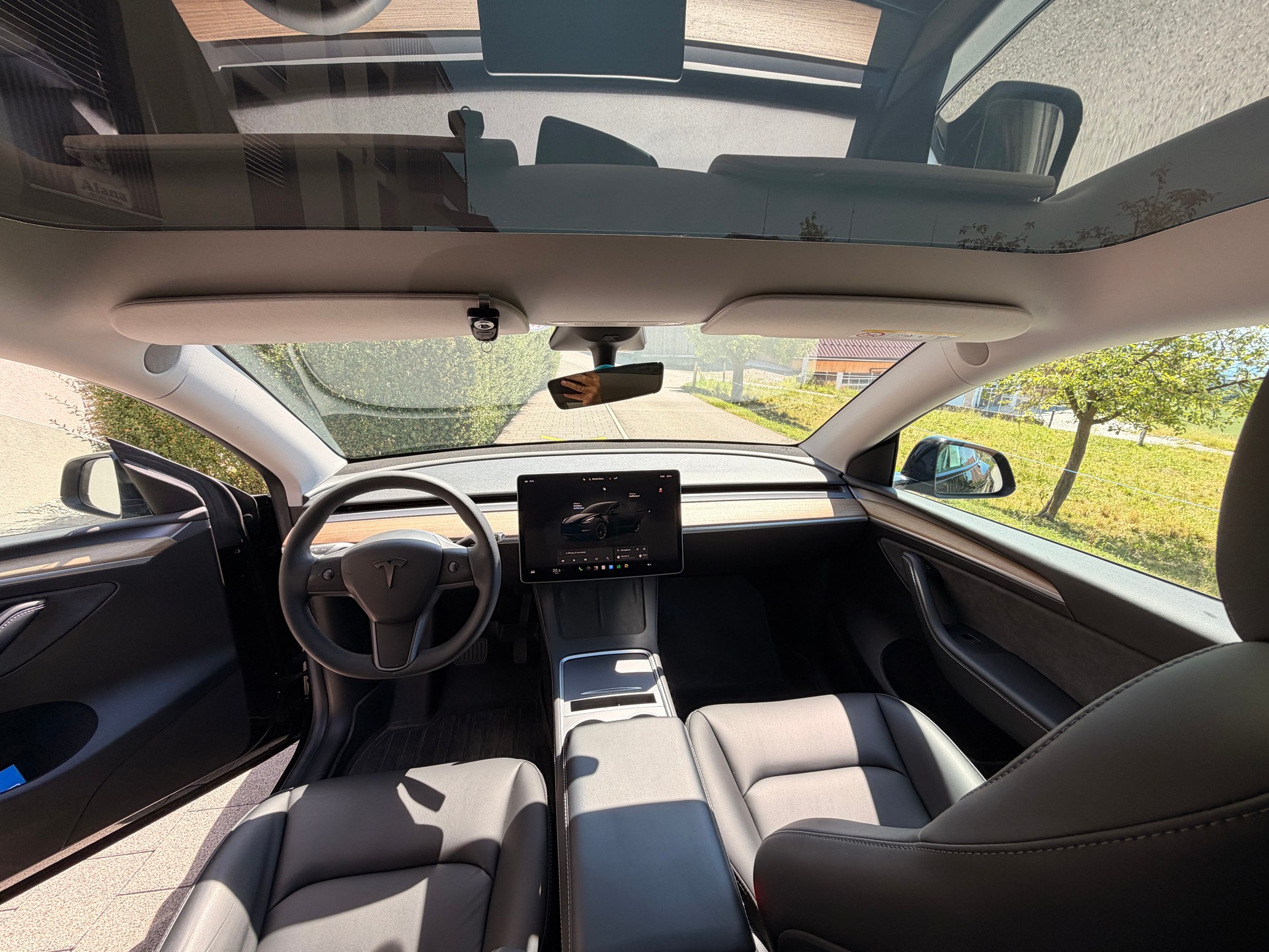 TESLA Basis-image-1