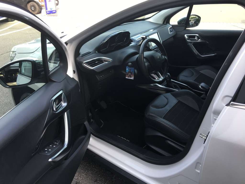 PEUGEOT 1.6 VTi Allure-image-2