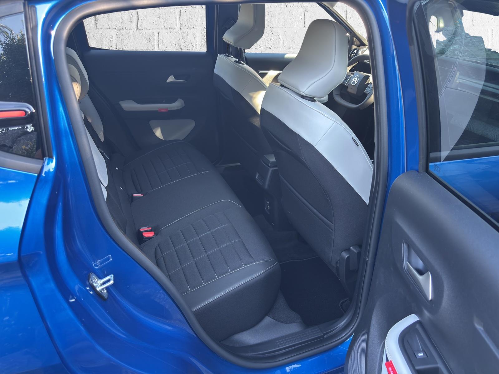 CITROEN C3 1.2 Hybrid Edition Tricolore-image-9