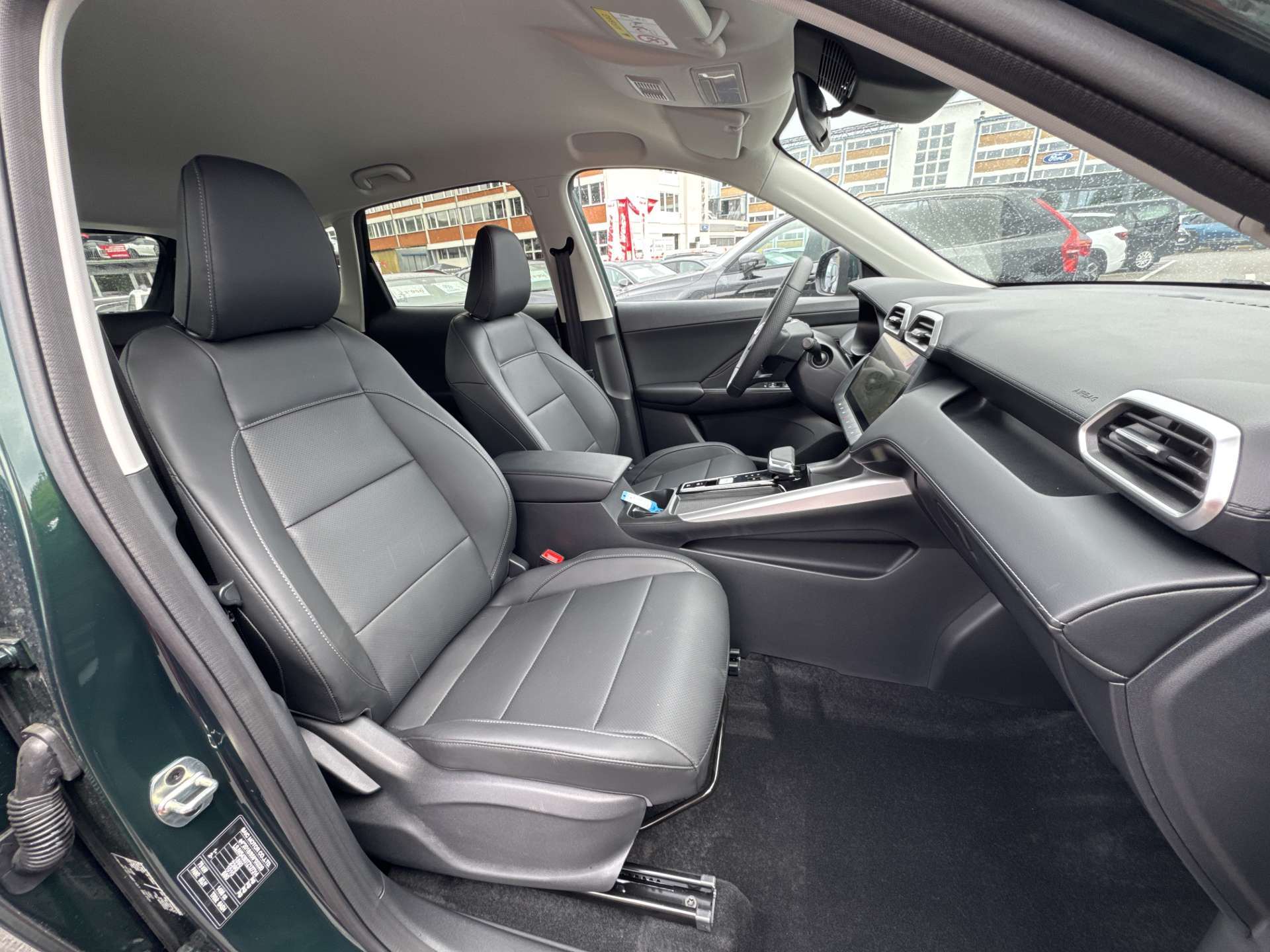 MG ZS 1.5 HEV Luxury Automat-image-12