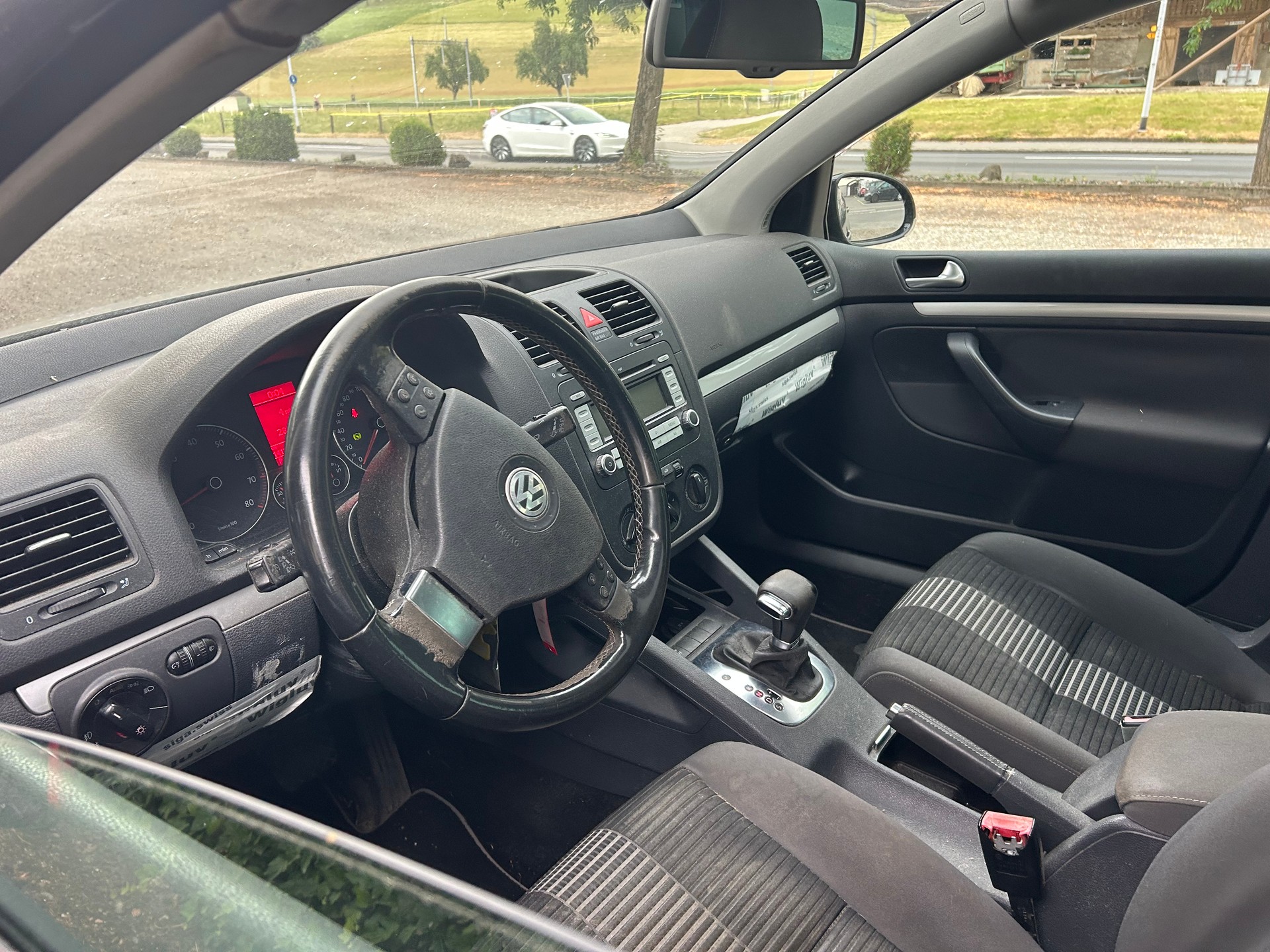 VW GOLF-image-9