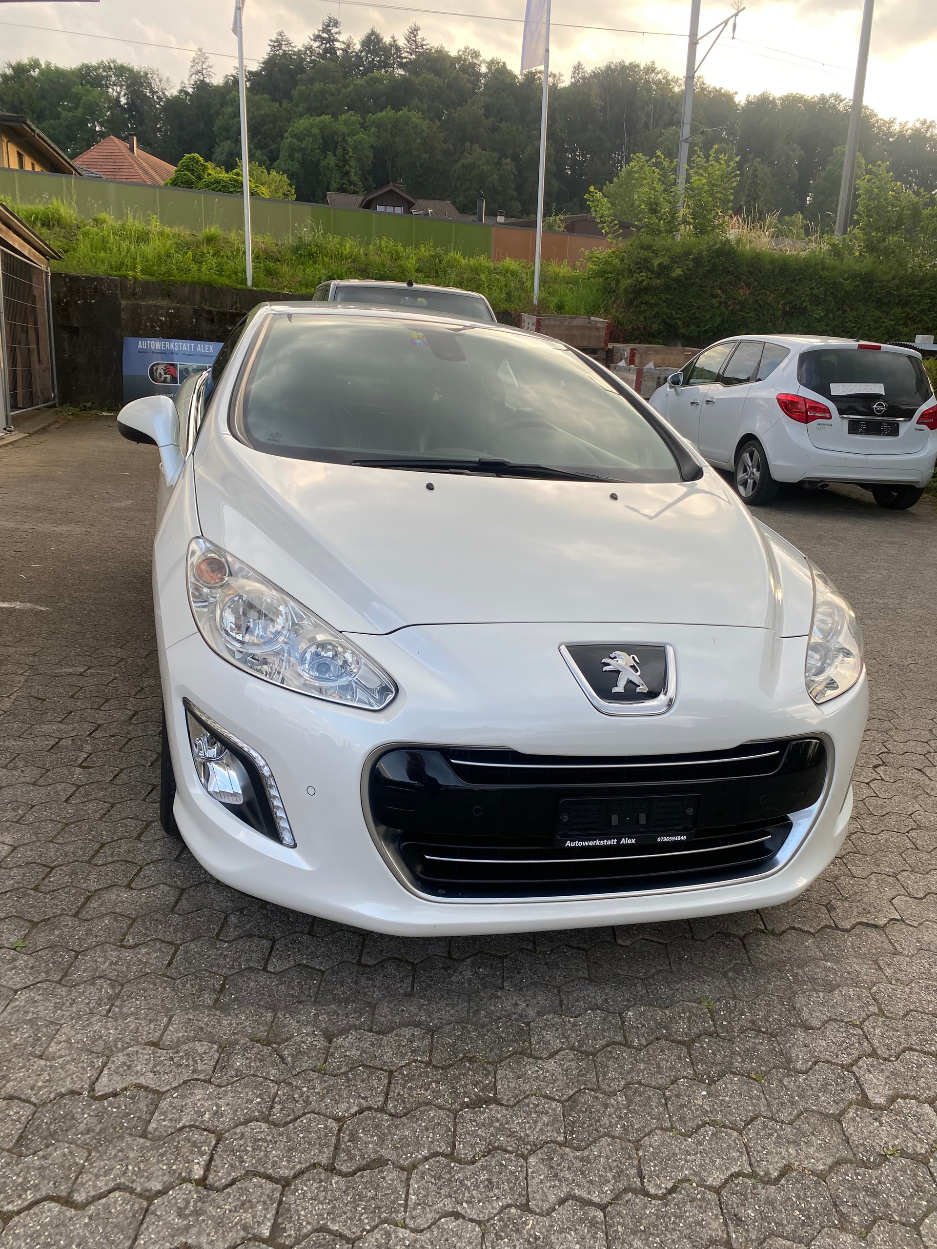 PEUGEOT 308 CC 1.6 16V Turbo Active-image-1