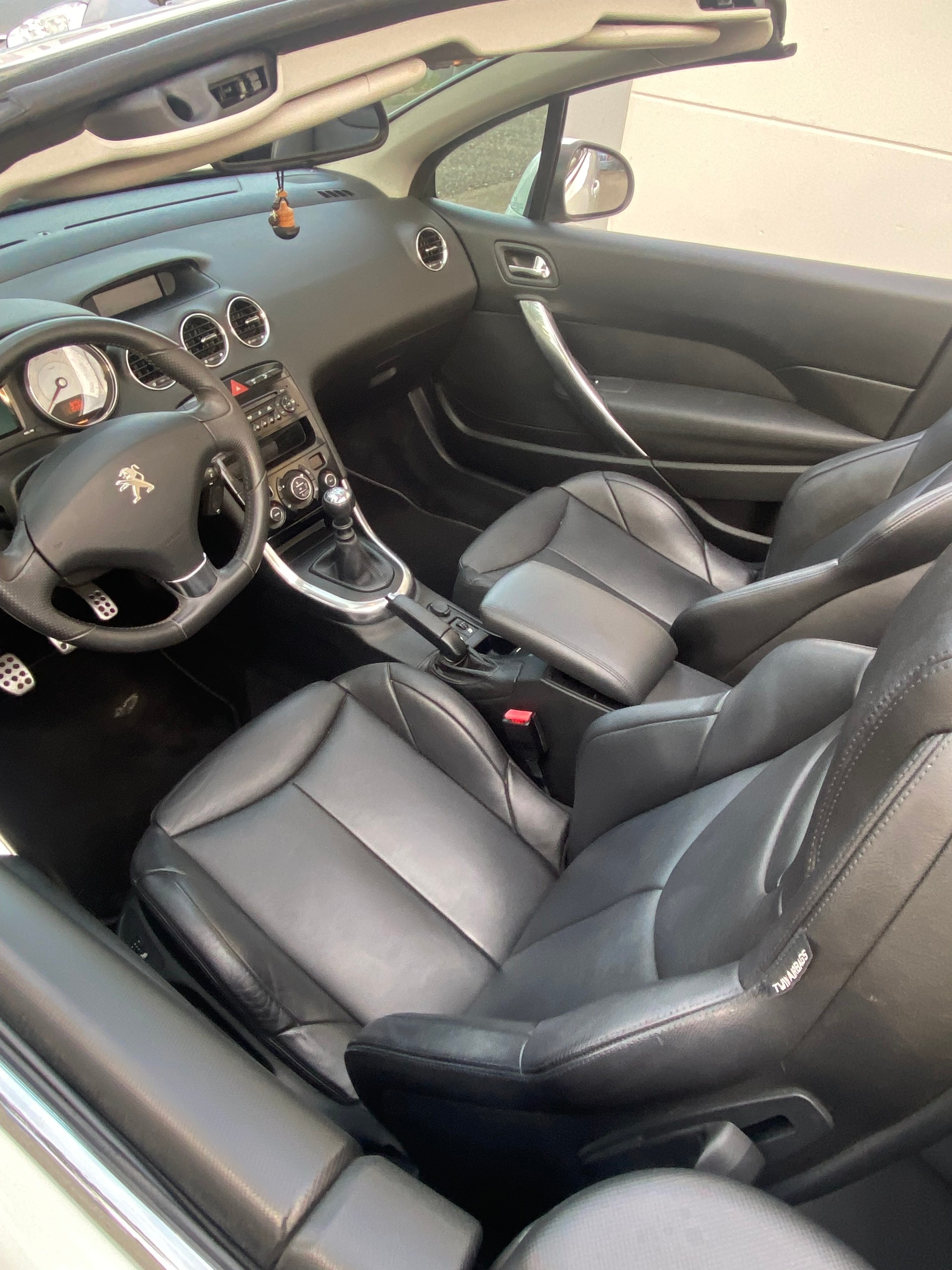 PEUGEOT 308 CC 1.6 16V Turbo Active-image-8