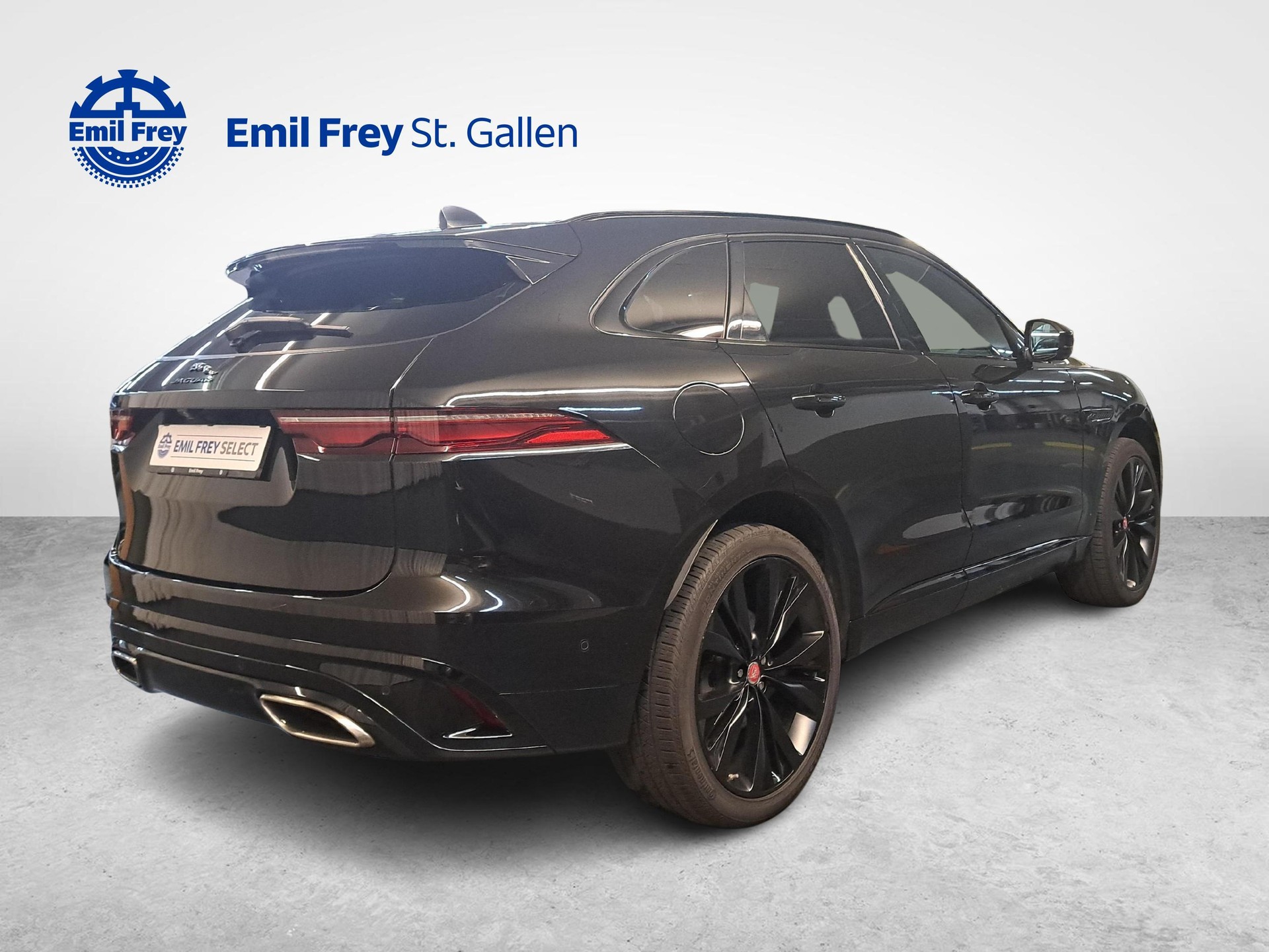 JAGUAR F-Pace 3.0 I6 R-Dynamic HSE AWD-image-4