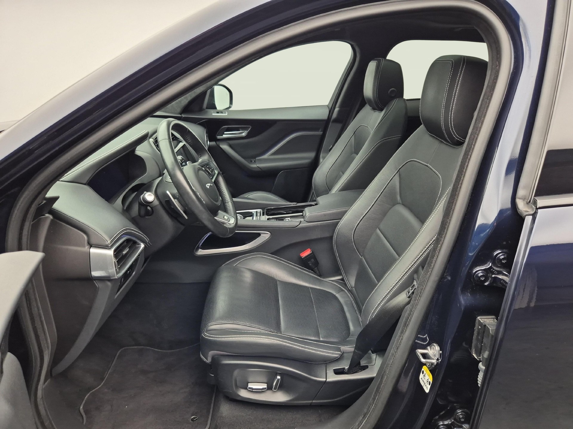 JAGUAR F-Pace 2.0 T 300 R-Sport AWD-image-2