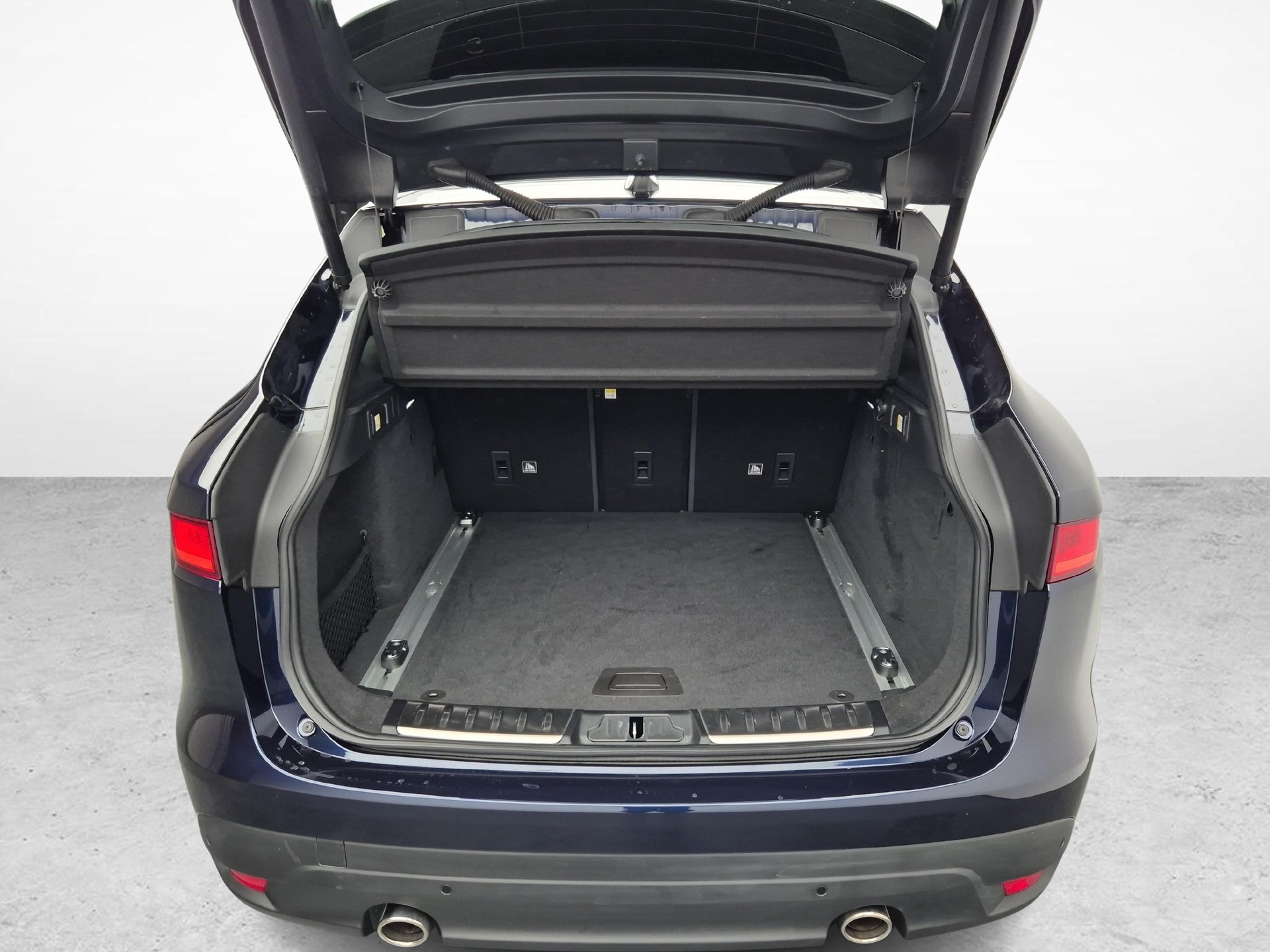 JAGUAR F-Pace 2.0 T 300 R-Sport AWD-image-17