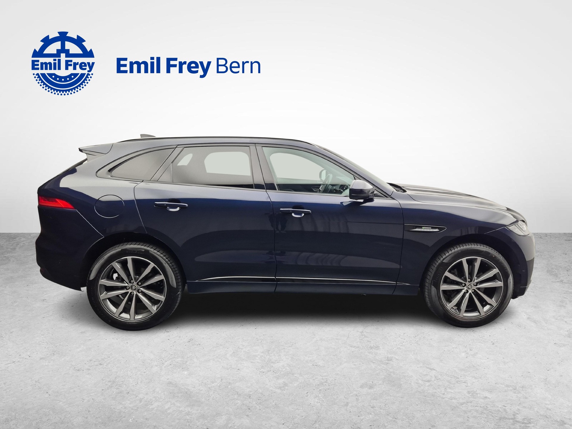 JAGUAR F-Pace 2.0 T 300 R-Sport AWD-image-5