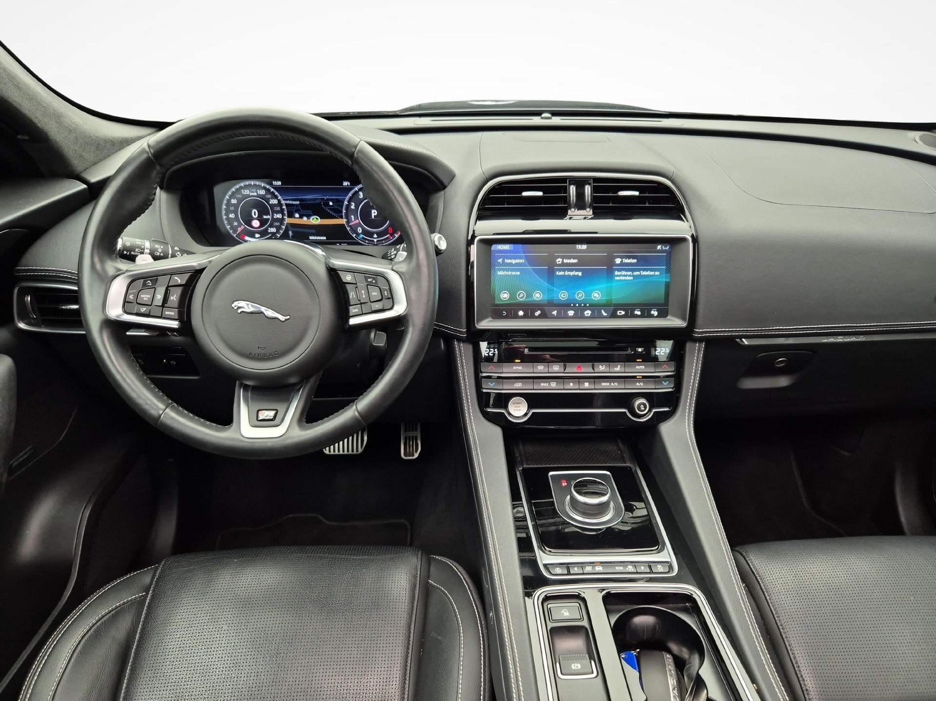 JAGUAR F-Pace 2.0 T 300 R-Sport AWD-image-6