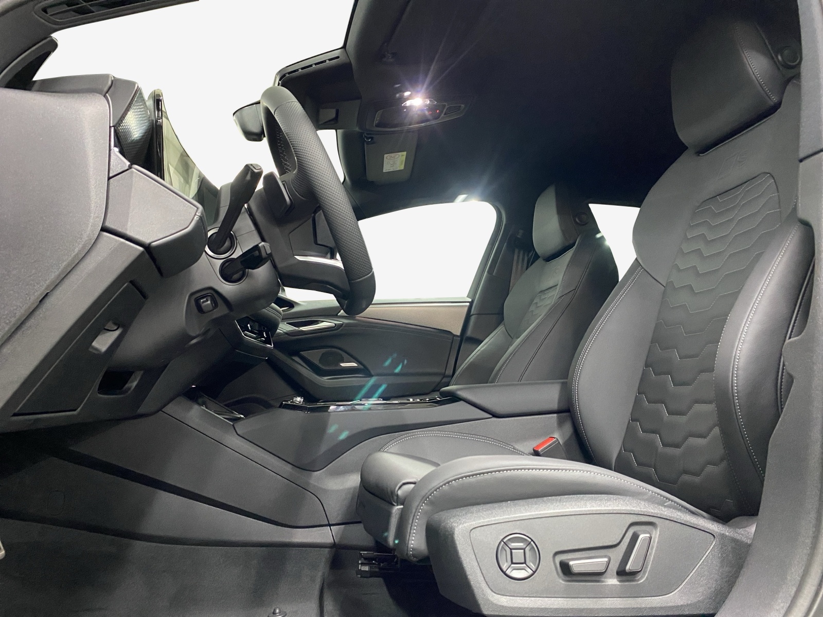AUDI A6 Avant e-tron quattro-image-7