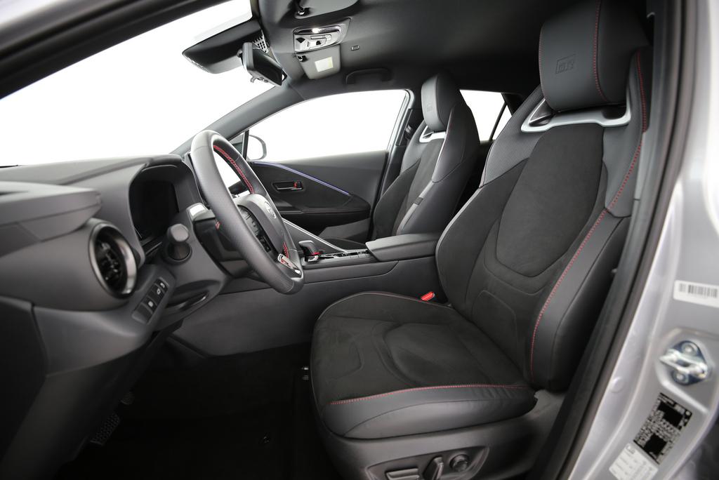 TOYOTA C-HR 2.0 PHEV GR Sport-image-3