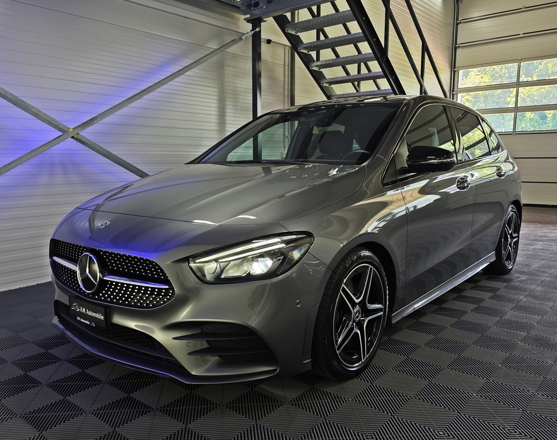 MERCEDES-BENZ B 220 4Matic AMG Line 7G-DCT-image-9