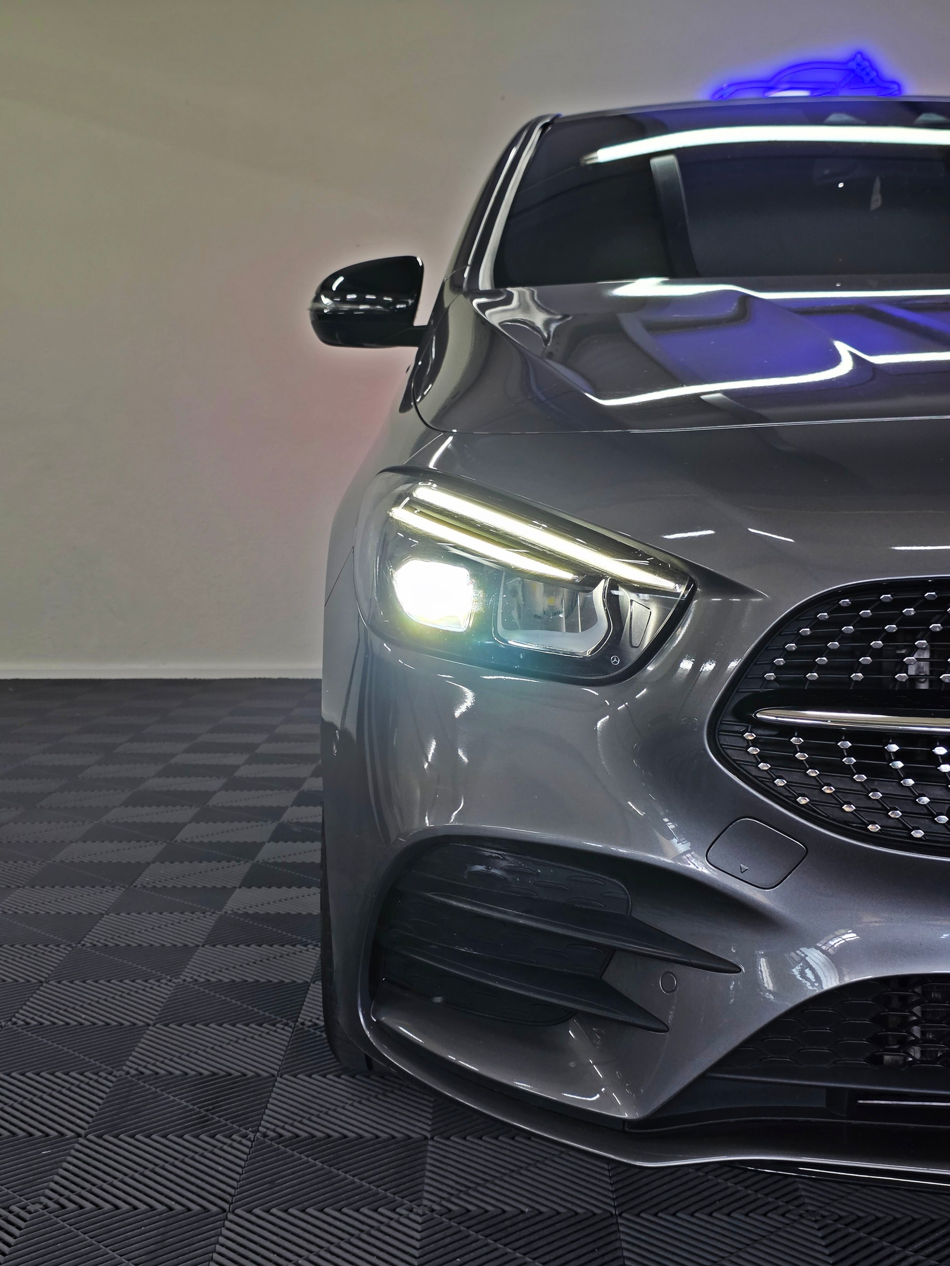 MERCEDES-BENZ B 220 4Matic AMG Line 7G-DCT-image-2