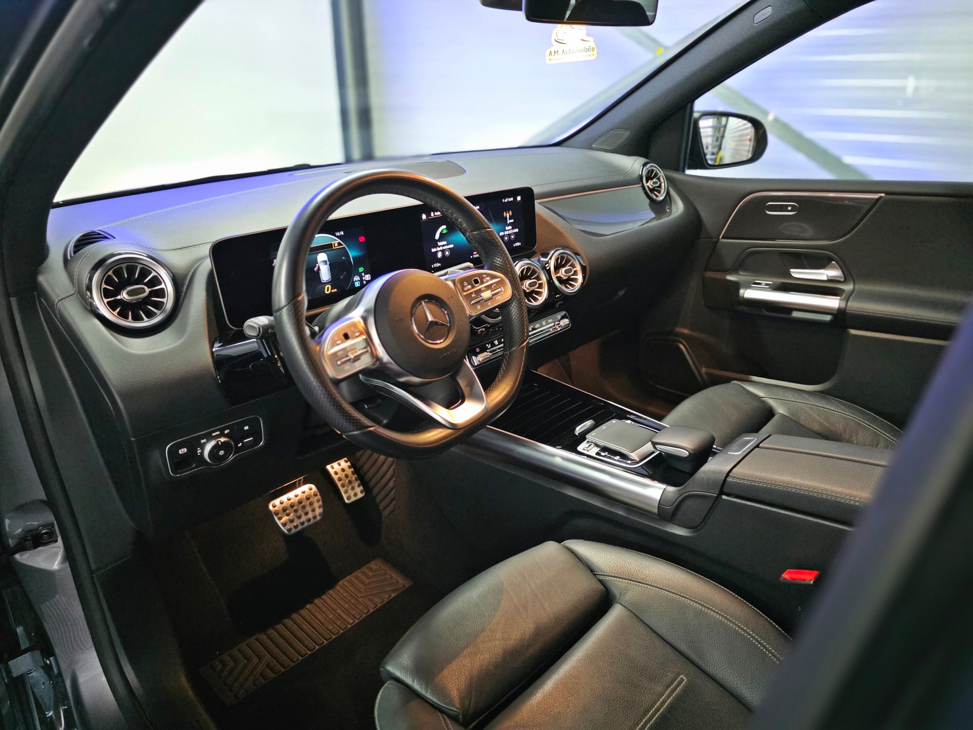 MERCEDES-BENZ B 220 4Matic AMG Line 7G-DCT-image-10