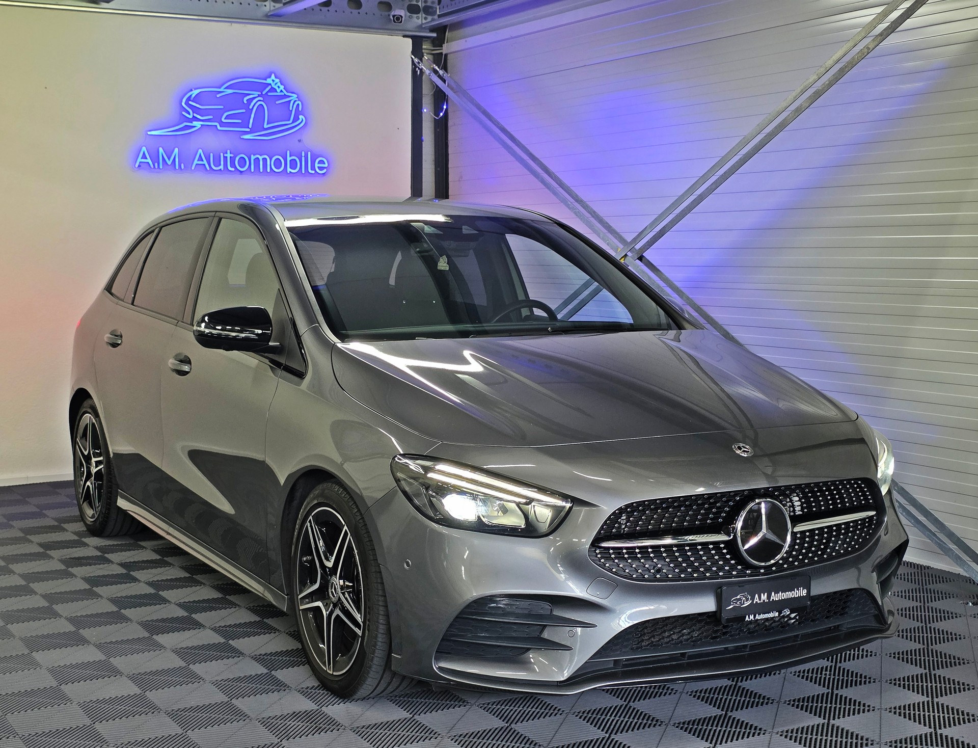 MERCEDES-BENZ B 220 4Matic AMG Line 7G-DCT-image-0