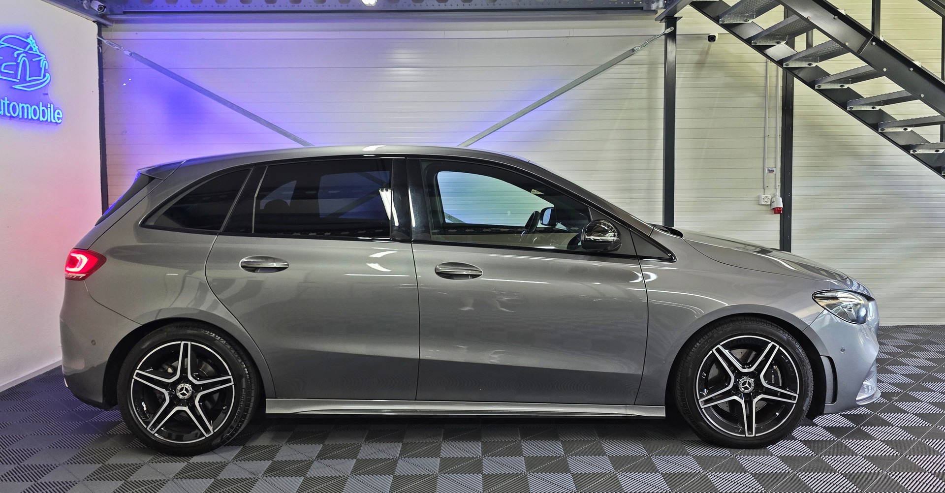 MERCEDES-BENZ B 220 4Matic AMG Line 7G-DCT-image-3