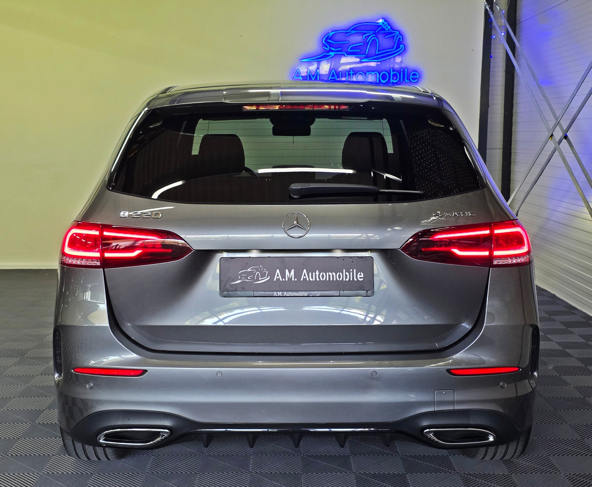 MERCEDES-BENZ B 220 4Matic AMG Line 7G-DCT-image-6