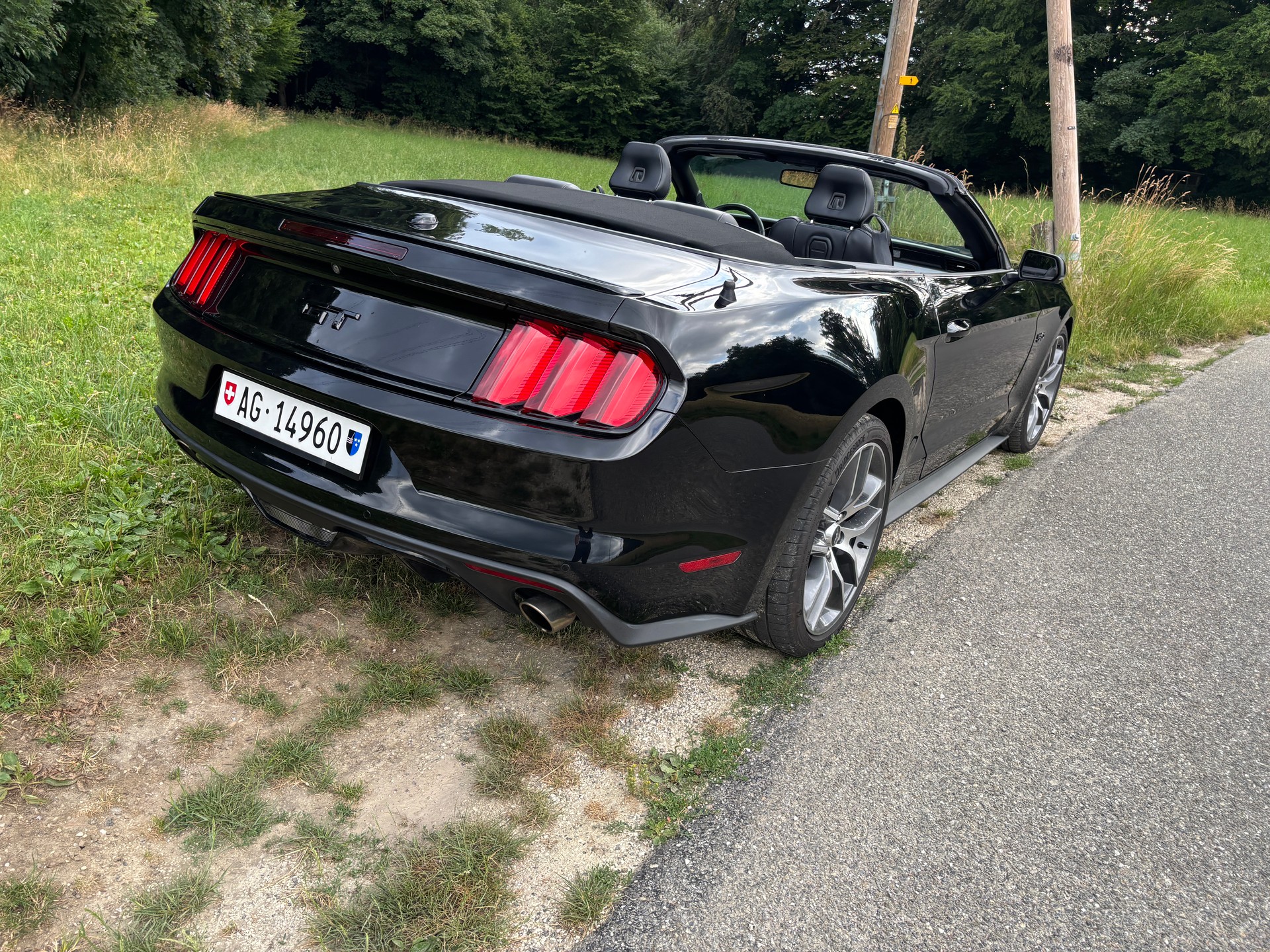 FORD MUSTANG-image-1