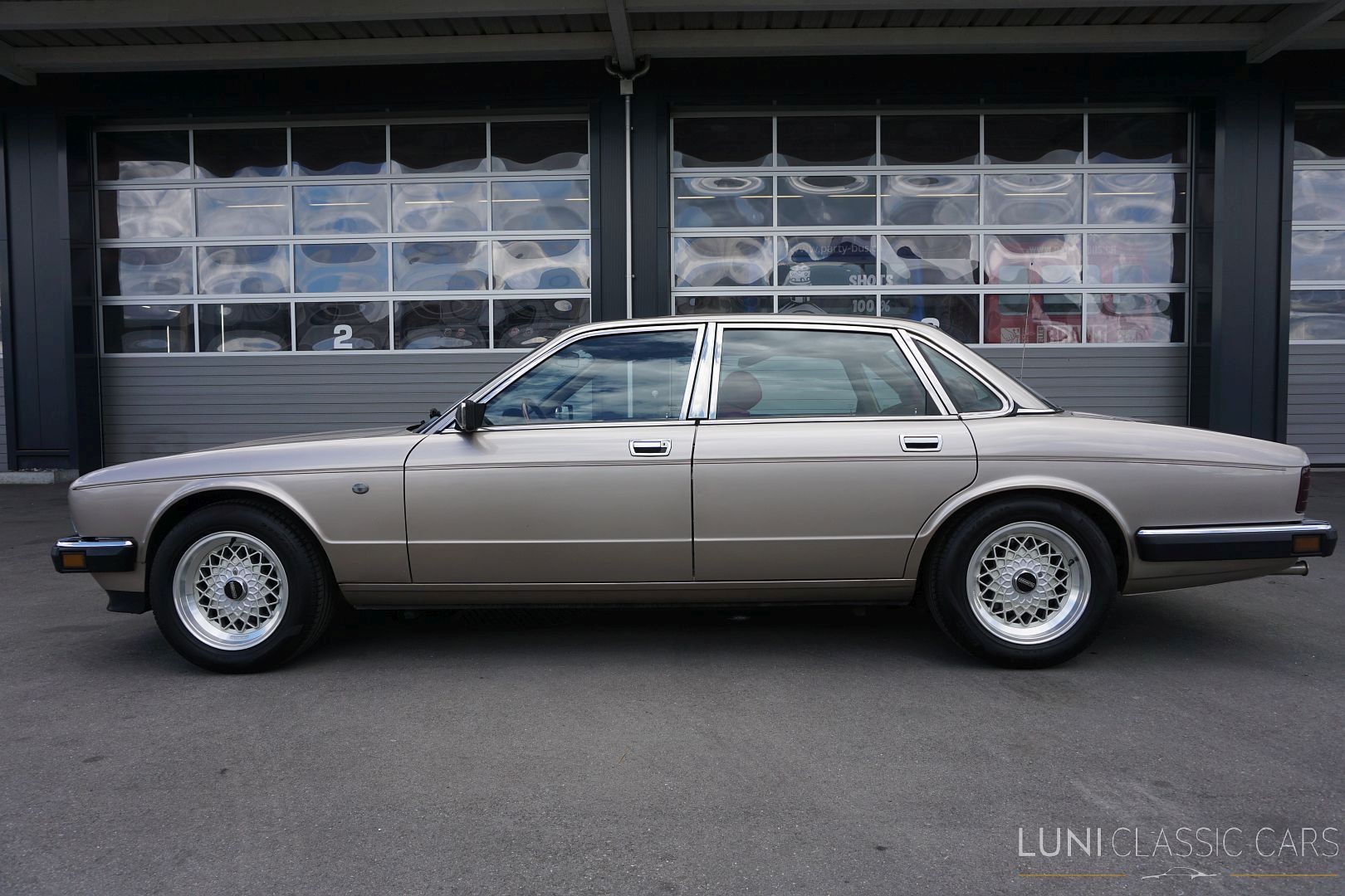 JAGUAR XJ6 3.6 Sovereign-image-2