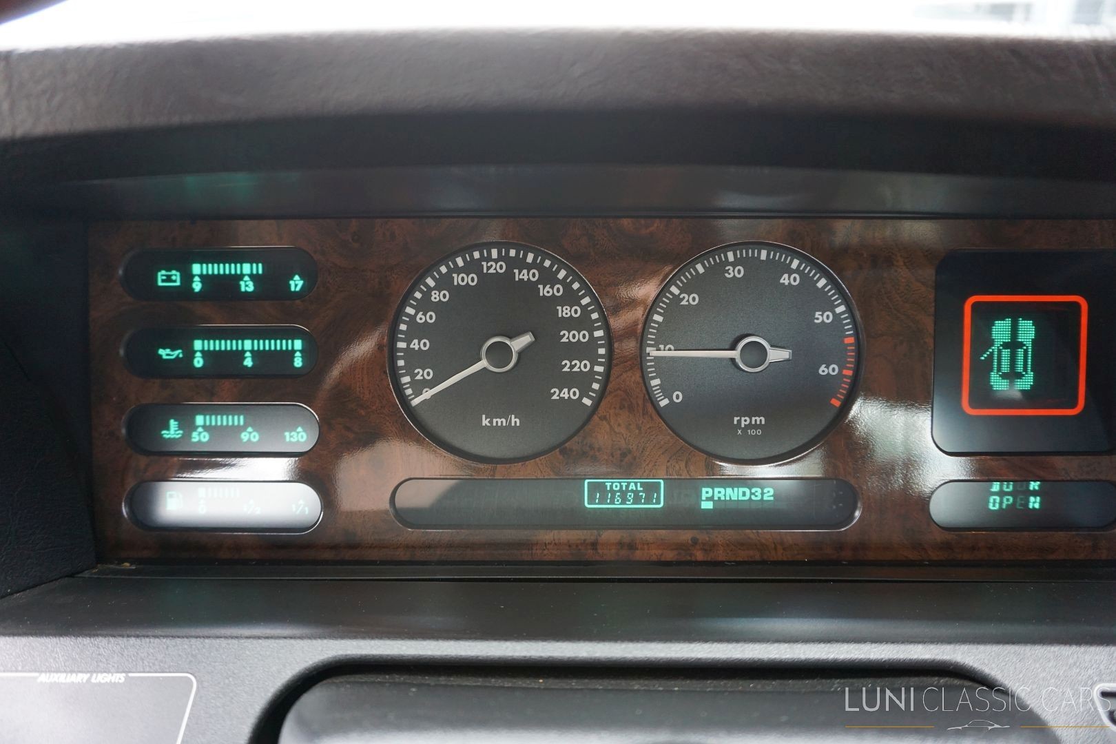 JAGUAR XJ6 3.6 Sovereign-image-23