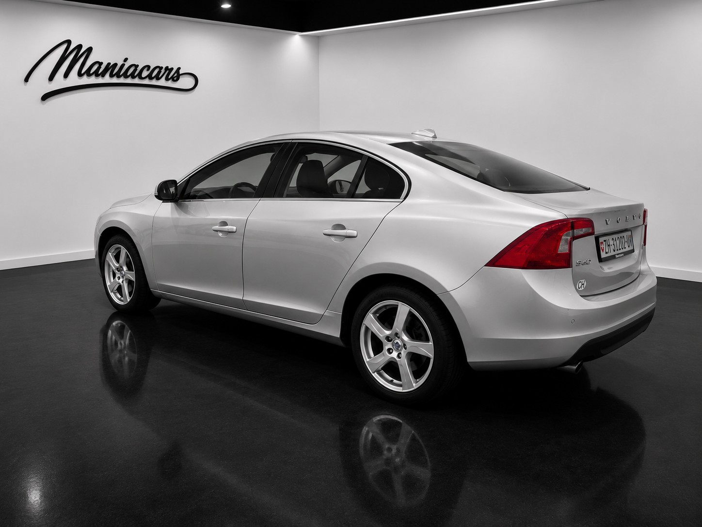 VOLVO S60 D3 Momentum Geartronic-image-3