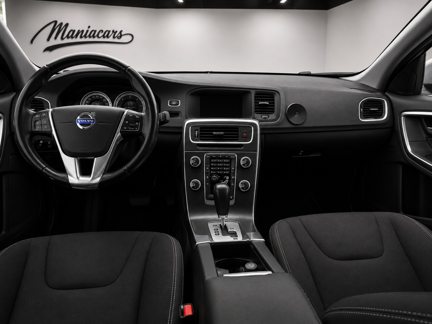 VOLVO S60 D3 Momentum Geartronic-image-5